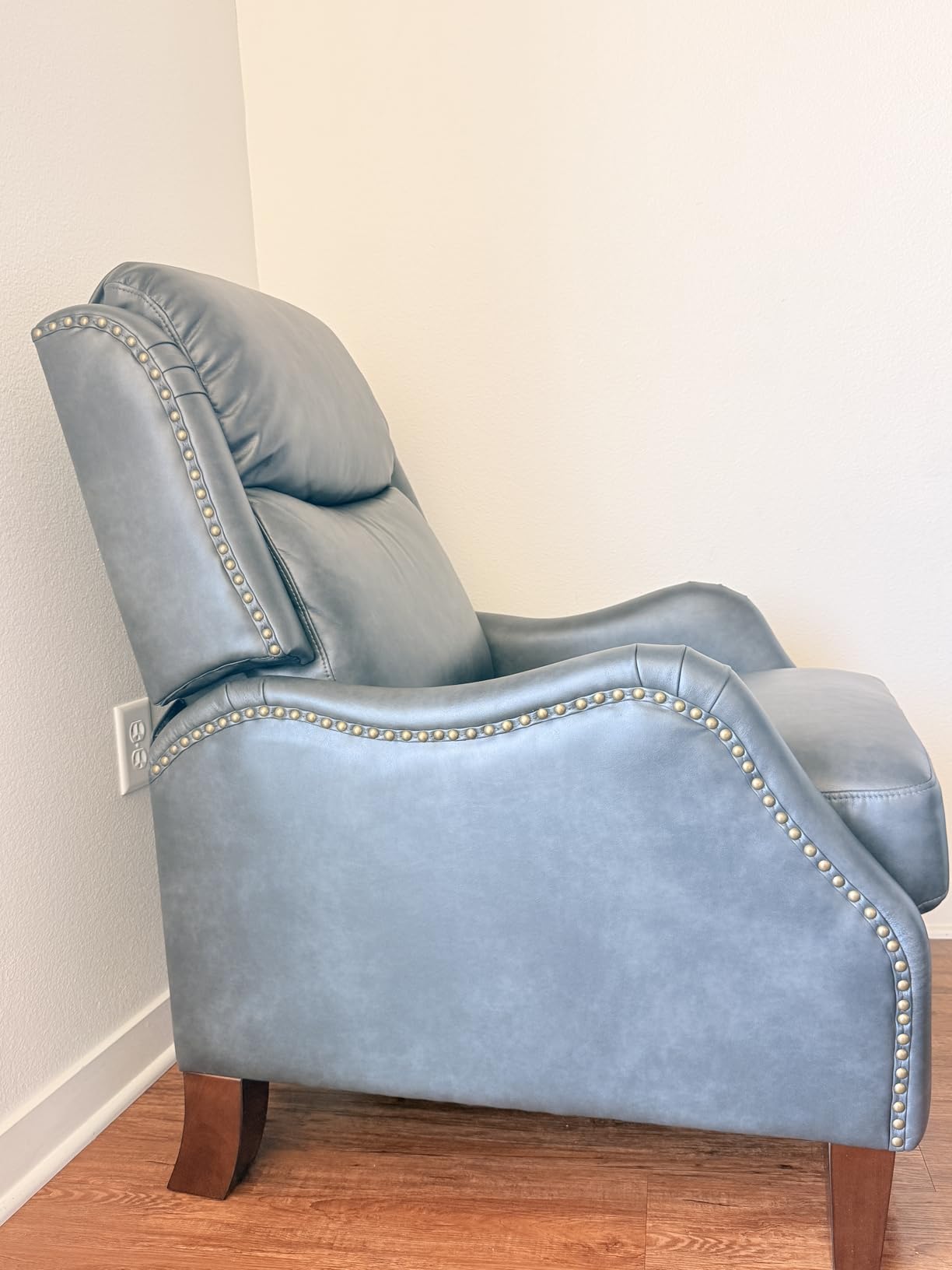 KISLOT Faux Leather Pushback Recliner Chair with Rivet Trim, Vintage Manual Accent Armchair, Single Sofa for Living Room Bedroom Office customer photo 1