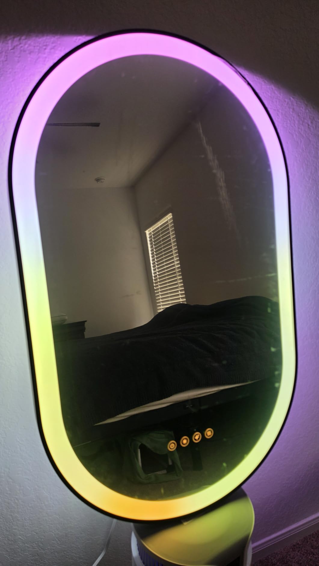 LIFX Smart LED Mirror - Matter, Color Changing, Anti-Fog, Dimmable | 1500K - 9000K, Front & Backlit, 2.4GHz Wifi, Works with Alexa, Apple Home, Plug-In or Hardwired, App Control customer photo 2