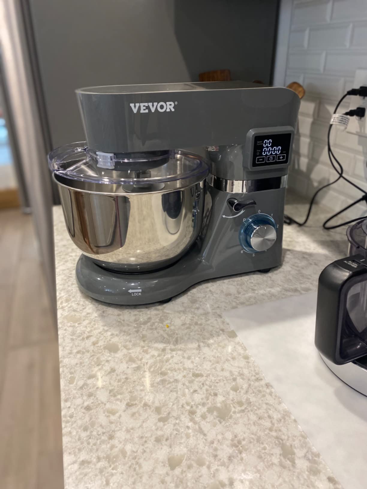 VEVOR 7.4 Qt Tilt Head Stand Mixer 500W Electric Dough Mixer, 6 Speeds with Pulse Food Kitchen Mixer with Stainless Steel Bowl, Splash Guard, Dough Hook, Whisk, Beater, for Baking Mixing customer photo 1