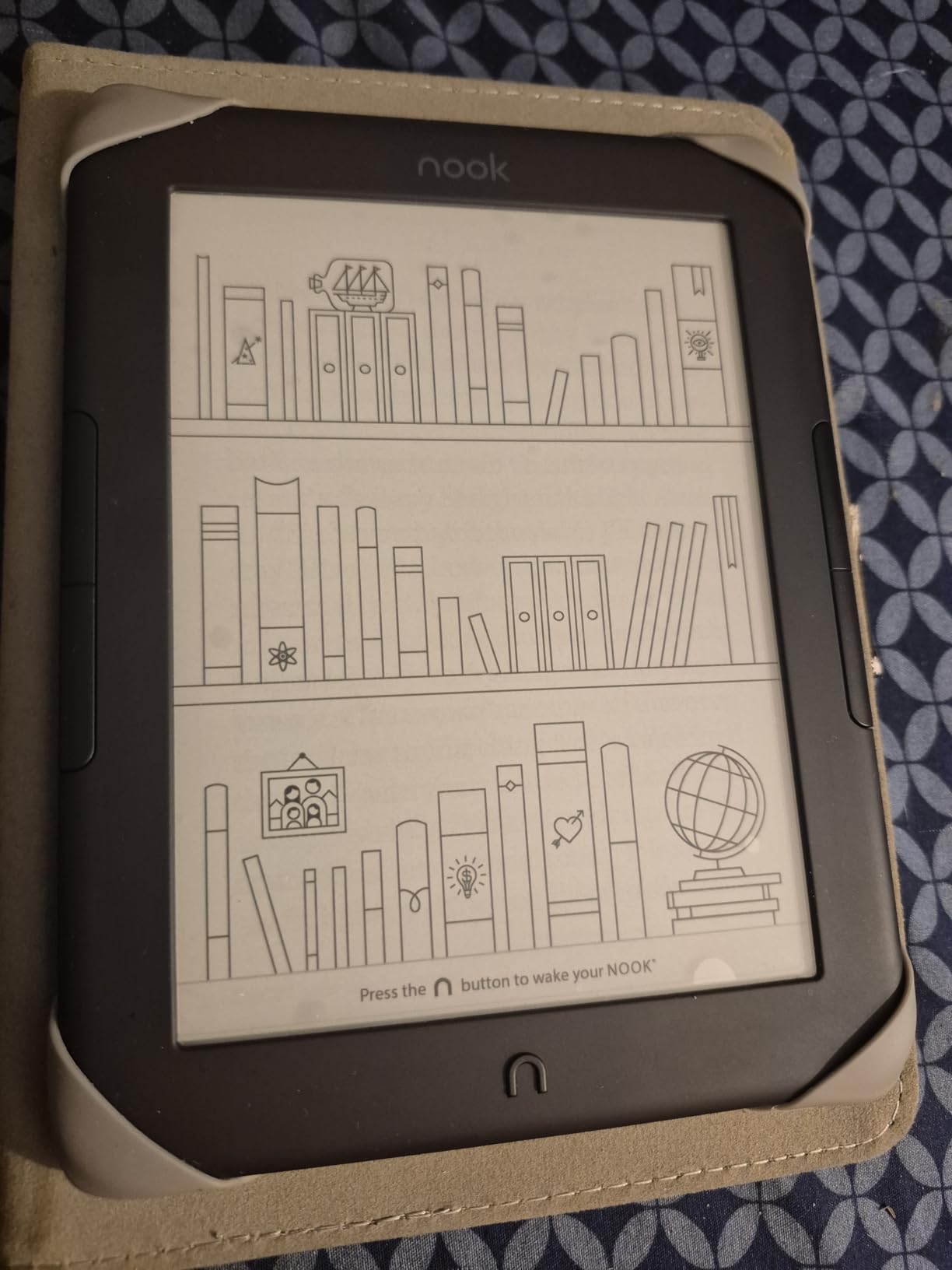 Barnes & Noble Nook Glowlight 4 eReader 6