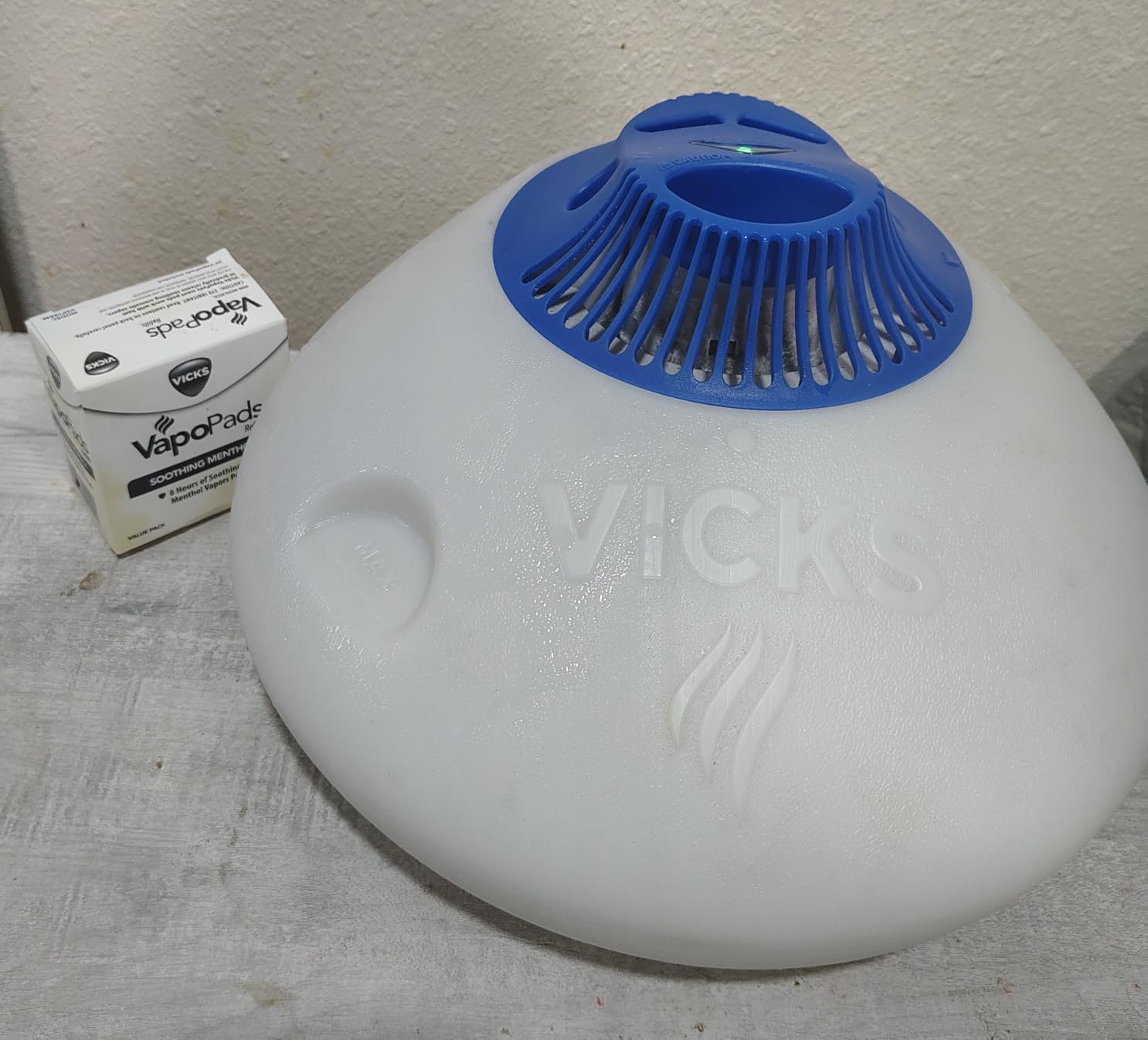 Vicks Warm Steam Vaporizer & Humidifier for Small and Medium Rooms customer photo 1