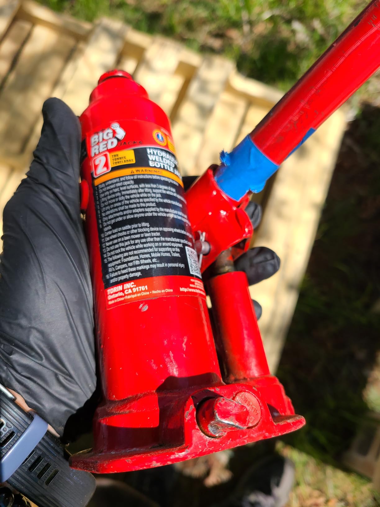 BIG RED T90203B Torin Hydraulic Welded Bottle Jack, 2 Ton (4,000 lb) Capacity, Red customer photo 2