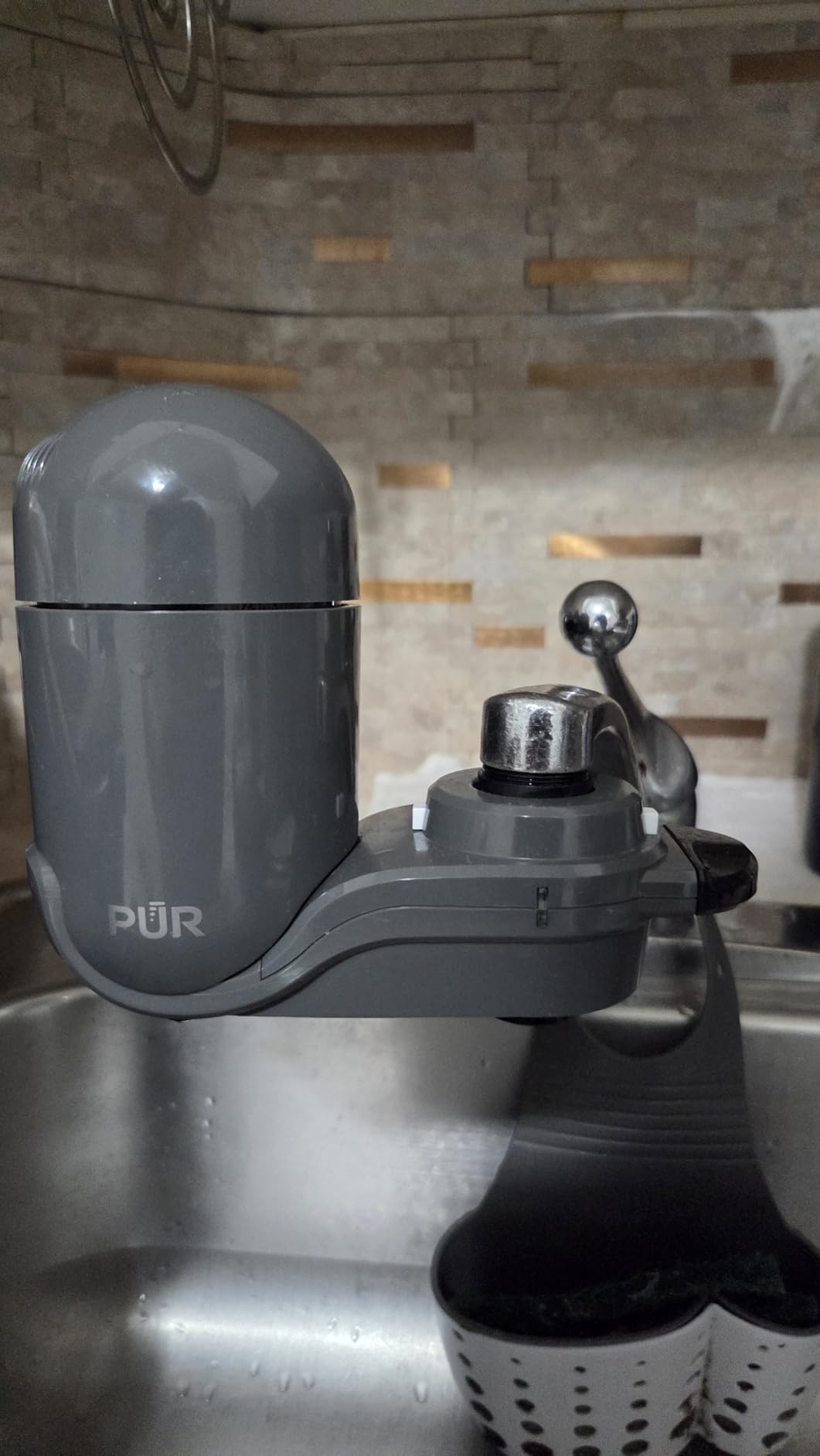 PUR Plus Vertical Faucet Mount Water Filtration System, Lead-Reducing Filter, Great-Tasting, Easy Install, Lasts 100 Gallons, Faucet Water Filter, Compatible with Sinks with External Aerators, Chrome customer photo 2