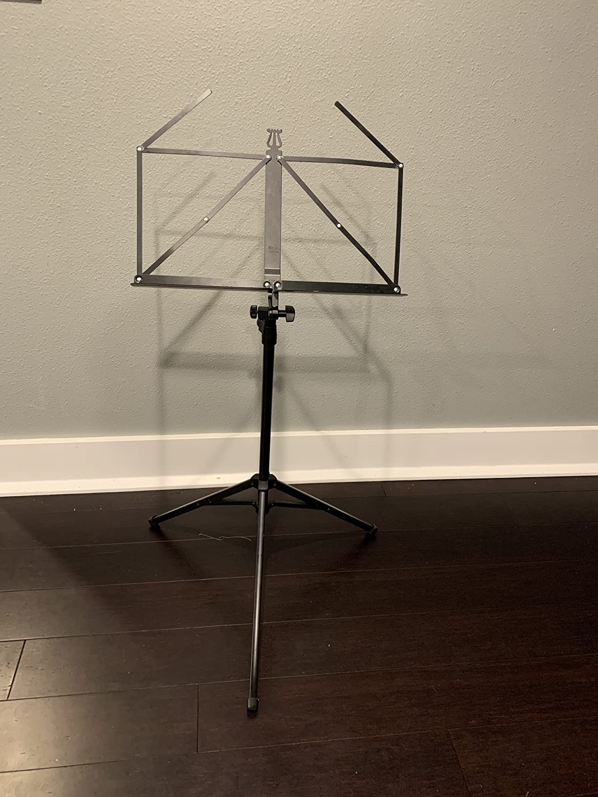K&M - Konig & Meyer 10065.000.55 Heavy Duty Music Stand - Large Deep Desk - Sturdy Base - Adjustable Height - Compact - Professional Grade for Musicians - German Made - Black customer photo 2