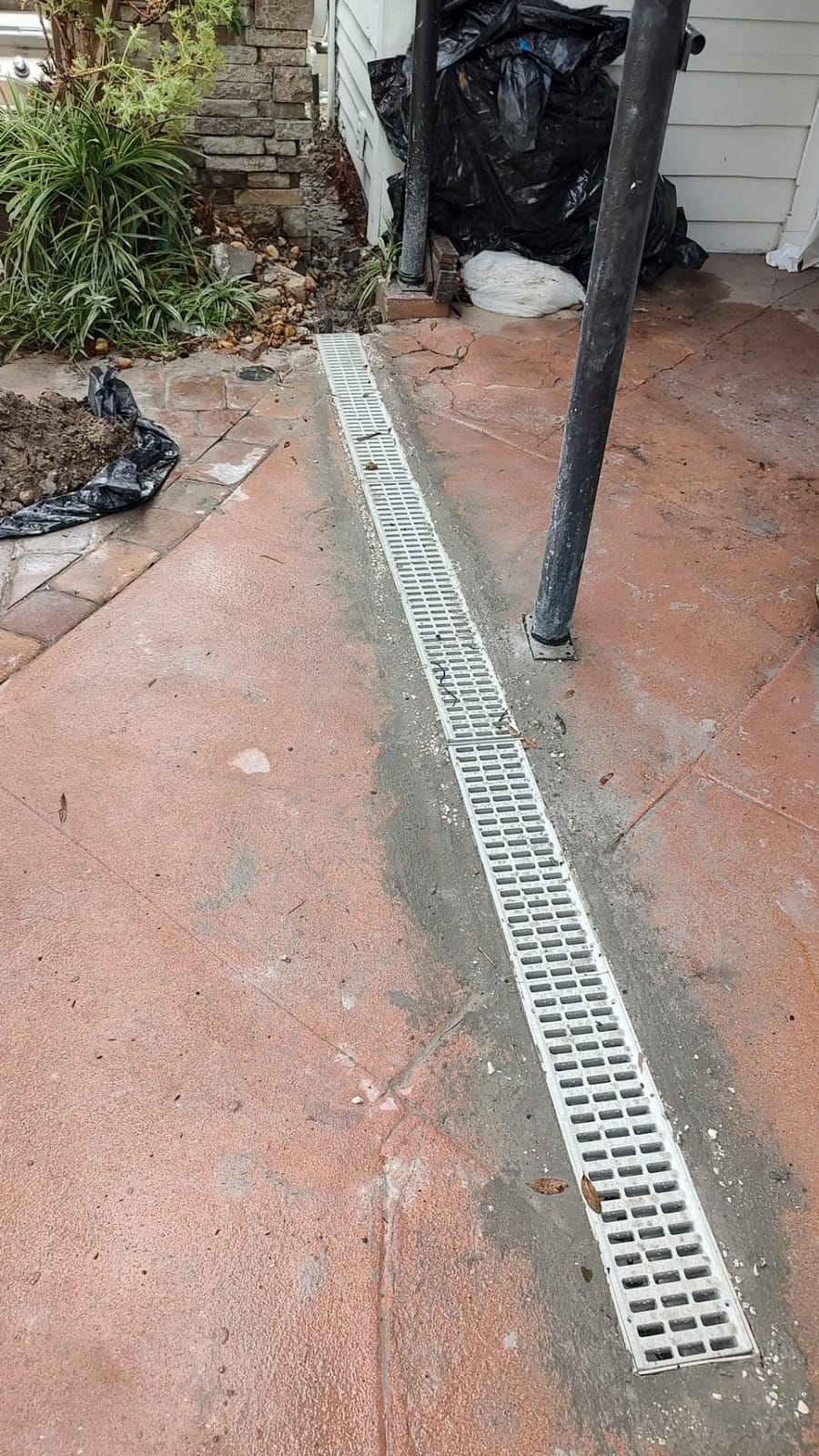 NDS 5” Pro Series Deep Profile Channel Drain Kit With HDPE Plastic Grates and End Caps, Trench & Channel Drainage For Driveway, Patio, Pool Deck, Courtyard, 5.5” x 39.4”, Gray customer photo 2