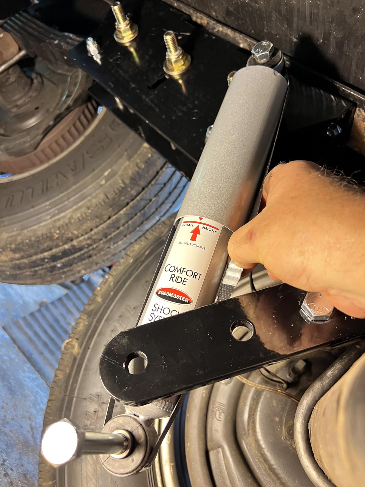 Roadmaster 2460 Comfort Ride Shock Absorber System Compatible with Trailers with 3