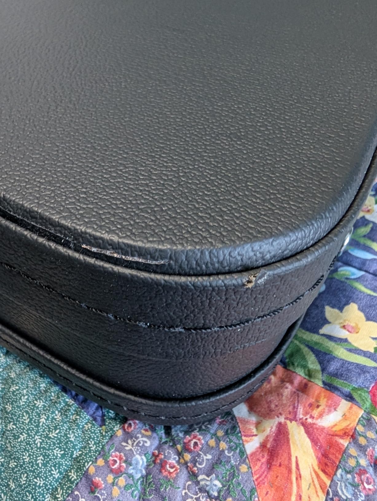 Gator Cases Hard-Shell Wood Case for Standard Electric Guitars, Fits Fender Strat/Tele Style (GWE-ELEC) customer photo 2