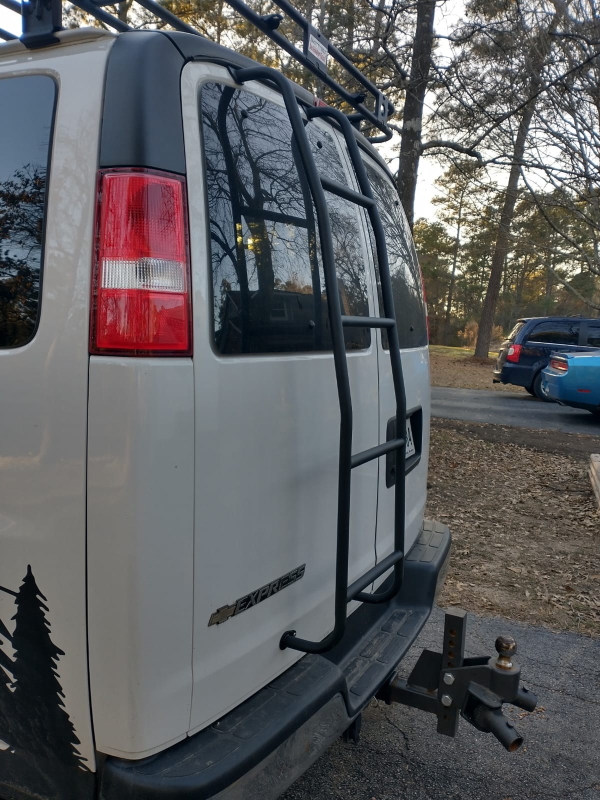 Surco 093C97 Stainless Steel 4-Step Van Ladder - Compatible with 1997-25 Chevrolet Express and GMC Savana Vans customer photo 2