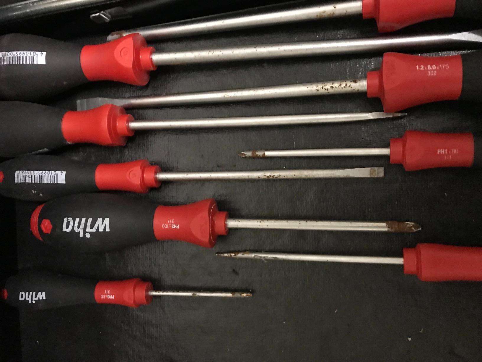 Wiha 30297 12-Piece Slotted and Phillips Screwdriver Set with Soft Finish Handles customer photo 1