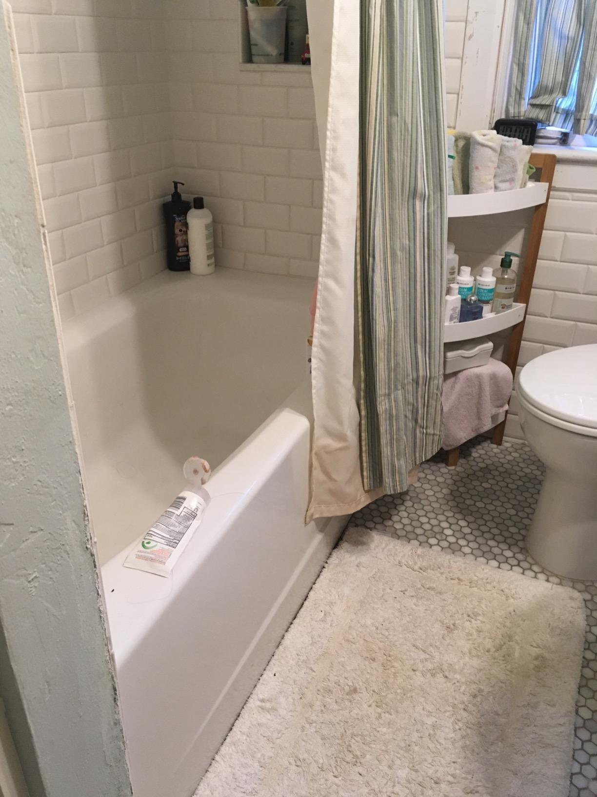 American Standard 2460002.020 Cambridge Apron-Front Americast Soaking Bathtub Left Hand Drain, 60 x 32 In, White, 50-60 gal customer photo 2