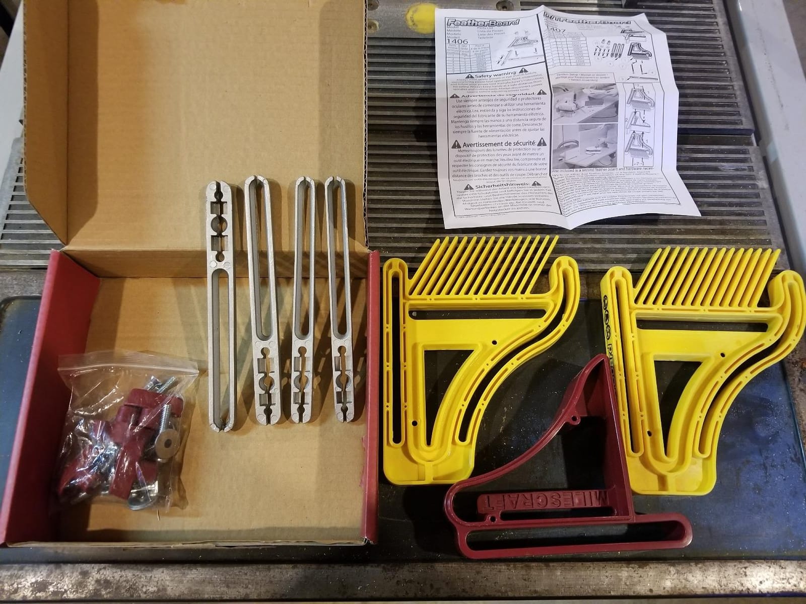 Milescraft 1407 D/T Feather Board – Universal Dual or Tandem Feather Boards for Woodworking on Table Saws, Router Tables and Band Saws, Yellow customer photo 2