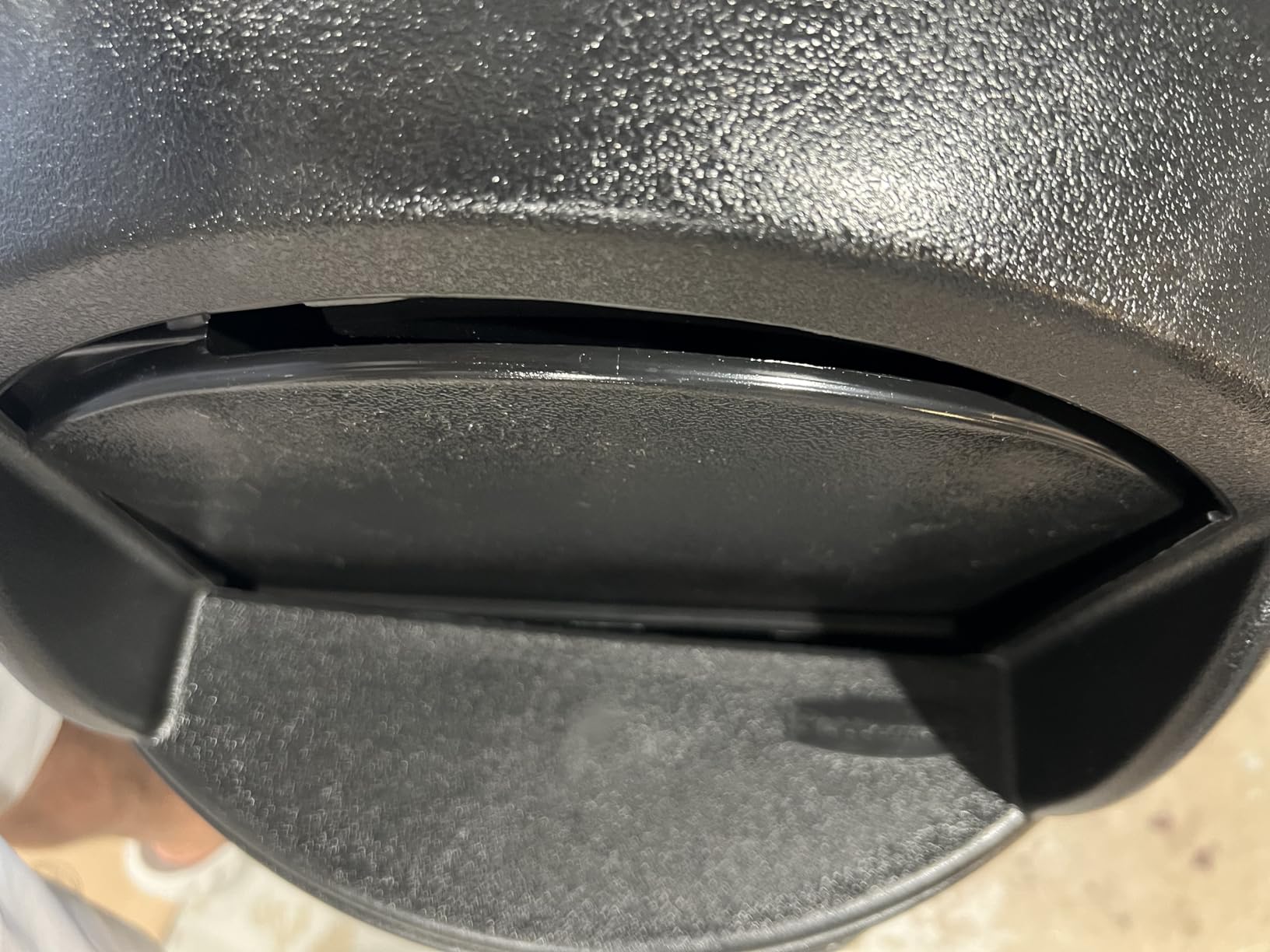 Rubbermaid Commercial Products Marshal Domed Round Trash Can 25-Gallon Black Indoor/Outdoor Garbage Container for Parks/College Campus/Outdoor Shopping Mall/Restroom/Restaurant/School customer photo 2