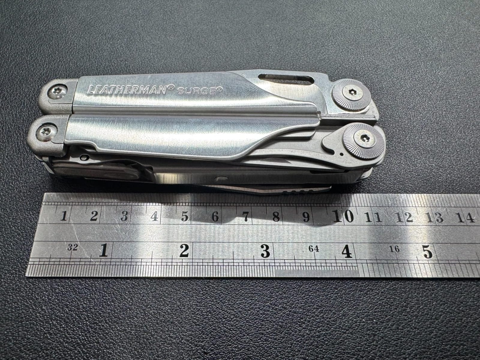 LEATHERMAN Surge 21-in-1 Heavy-Duty Multi-tool for Work, Home, Garden, DIY & Auto, Stainless Steel customer photo 1