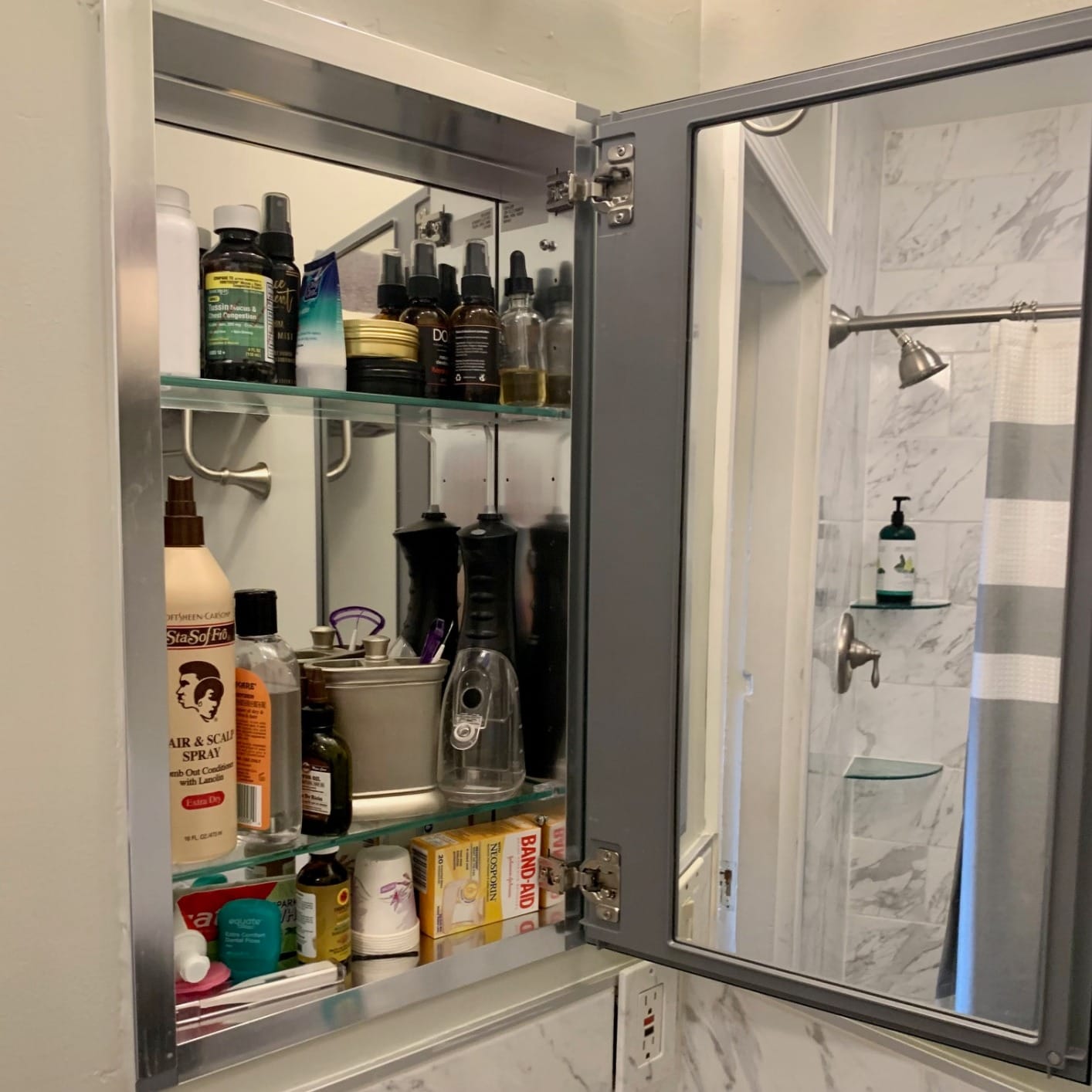 Kohler CB-CLC1526FS Frameless Bathroom Mirror Medicine Cabinet, Single Door, Rectangular Beveled Edge Frame, Bathroom Cabinet Mirror, Adjustable Shelves, 15 in. W x 26 in. H customer photo 2