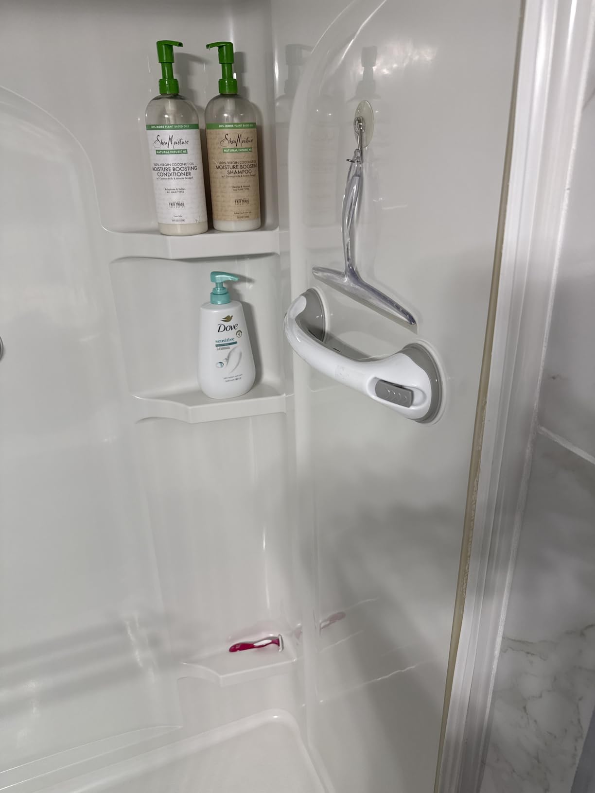 Safe-er-Grip 24-Inch Suction Cup Balance Assist Bar for Bath and Shower customer photo 2