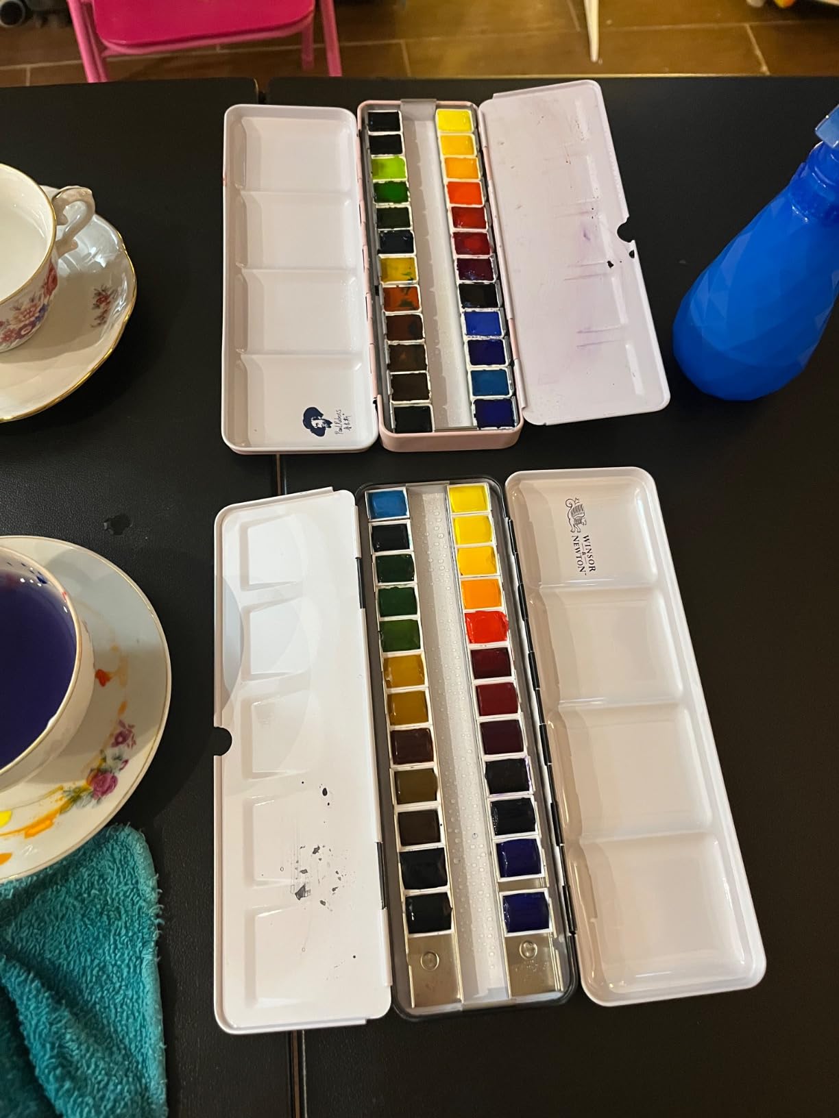 Winsor & Newton Professional Watercolor Paint Set, Complete Travel Tin customer photo 2