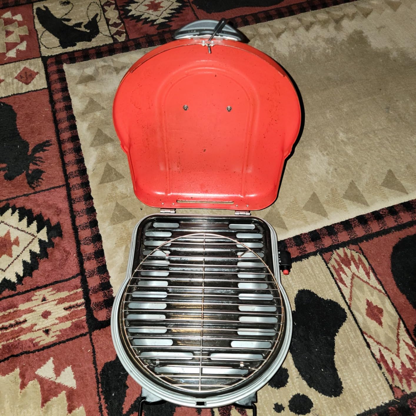 Coleman Fold 'N Go Portable Propane Grill, Lightweight Gas Grill, 6,000-BTU customer photo 2