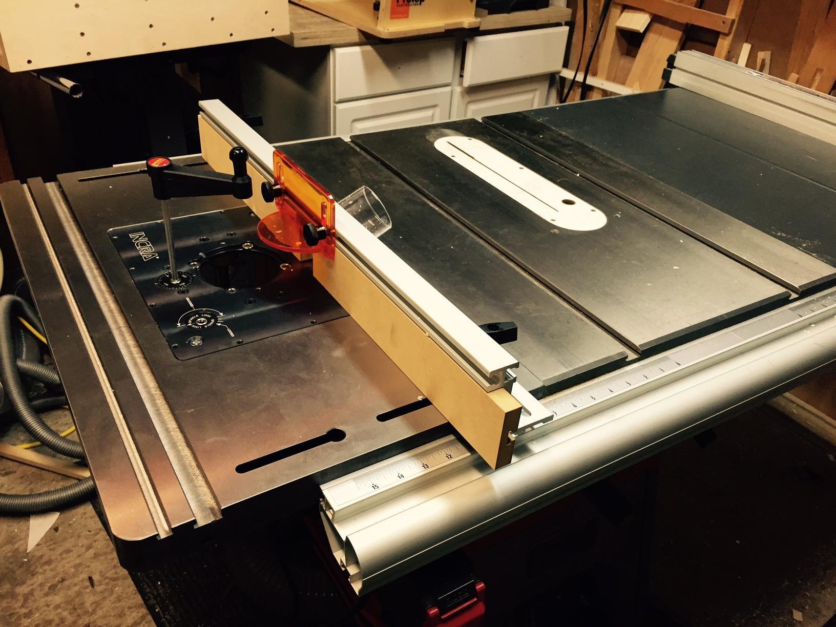 Rockler Router Table w/ 28” ProFence and Plate, Cast Iron Top (40-120) customer photo 2