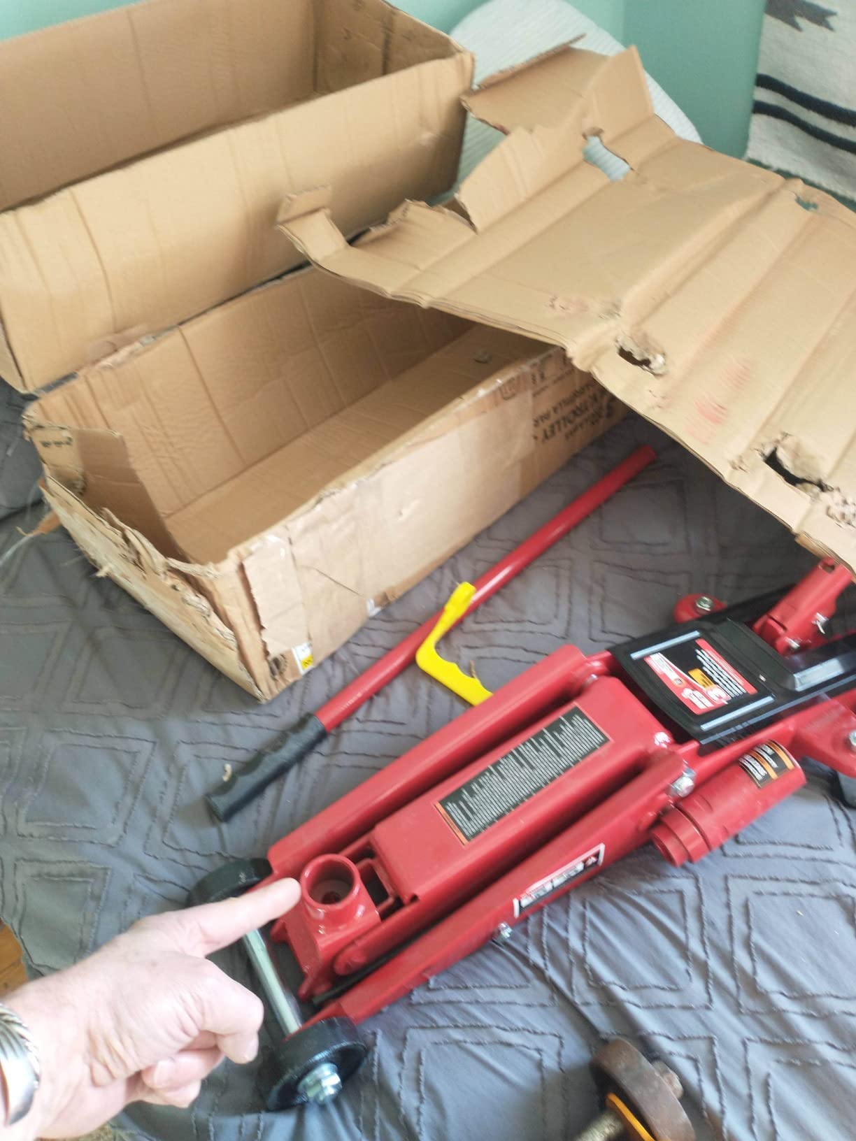 BIG RED T83006 Torin Hydraulic Trolley Service/Floor Jack with Extra Saddle (Fits: SUVs and Extended Height Trucks): 3 Ton (6,000 lb) Capacity, Red customer photo 1