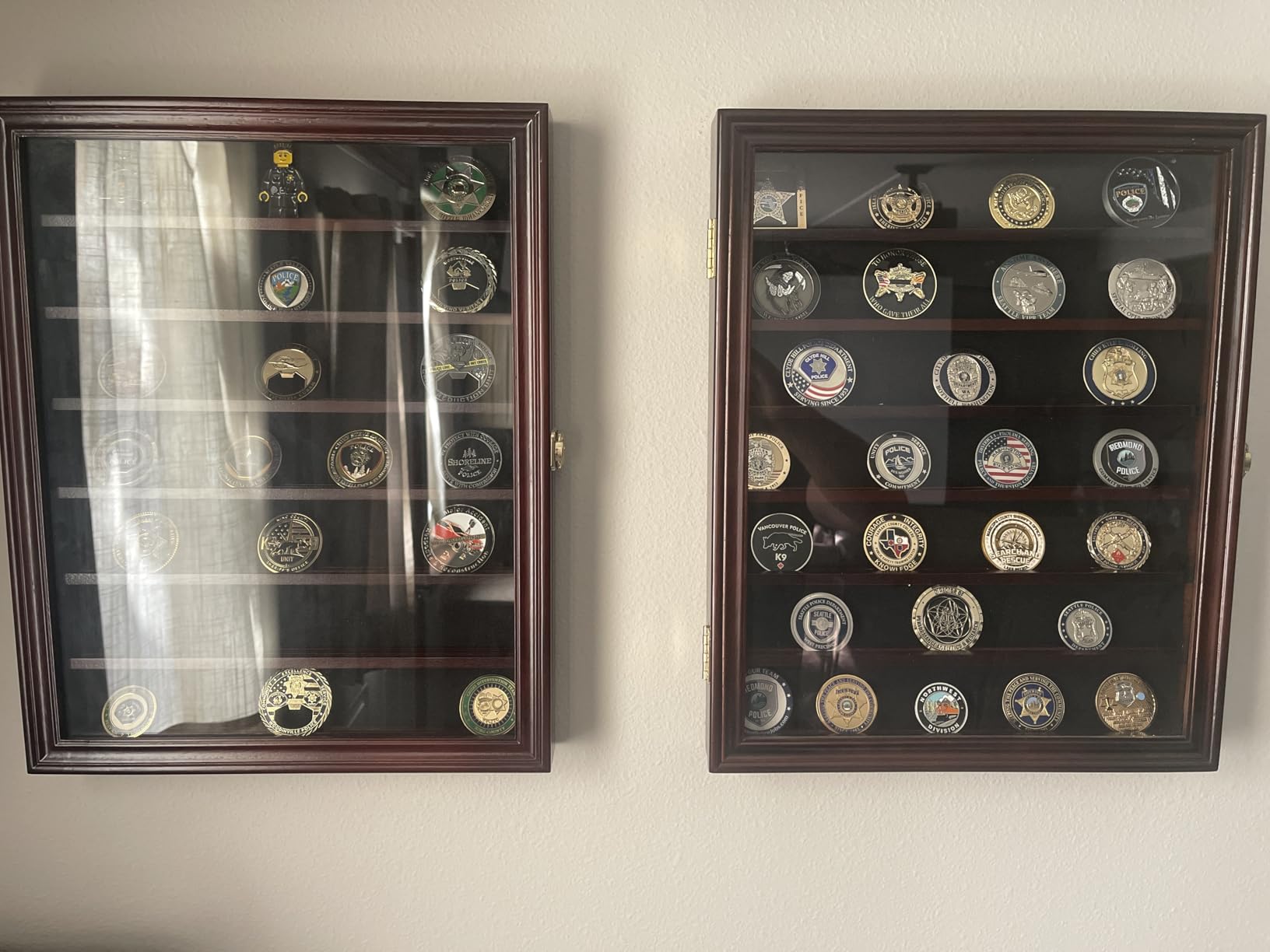 Military Challenge Coin Display Case Wall Mount Cabinet Poker Chips Holder Display Case Stand Rack Mahogany Finish Frame Pro 98% UV Protection customer photo 1