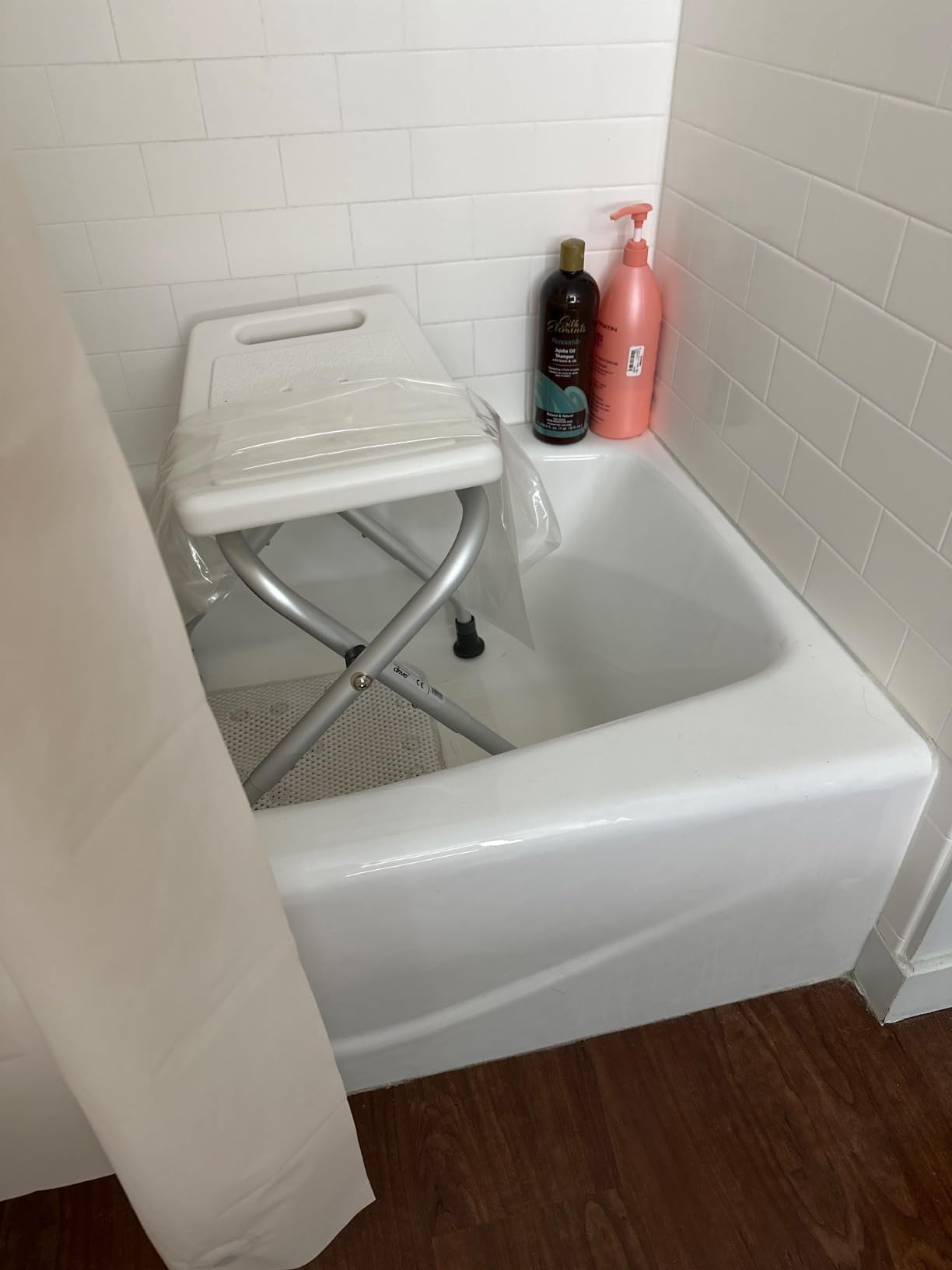 Drive Medical 12486 Folding Shower Chair, Bath Bench with Drainage, White customer photo 1