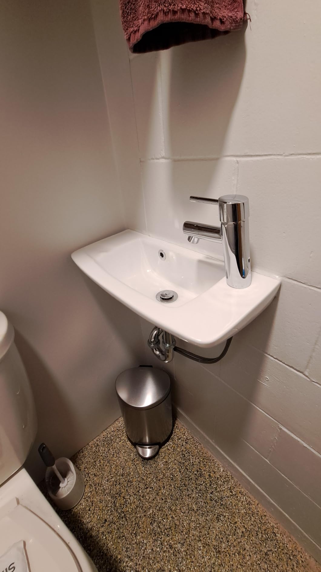 Renovators Supply Manufacturing Edgewood 20 in Wall Mounted Bathroom Sink, Easy Slip on Installation Heavy Duty Vitreous China, Glossy Finish customer photo 2