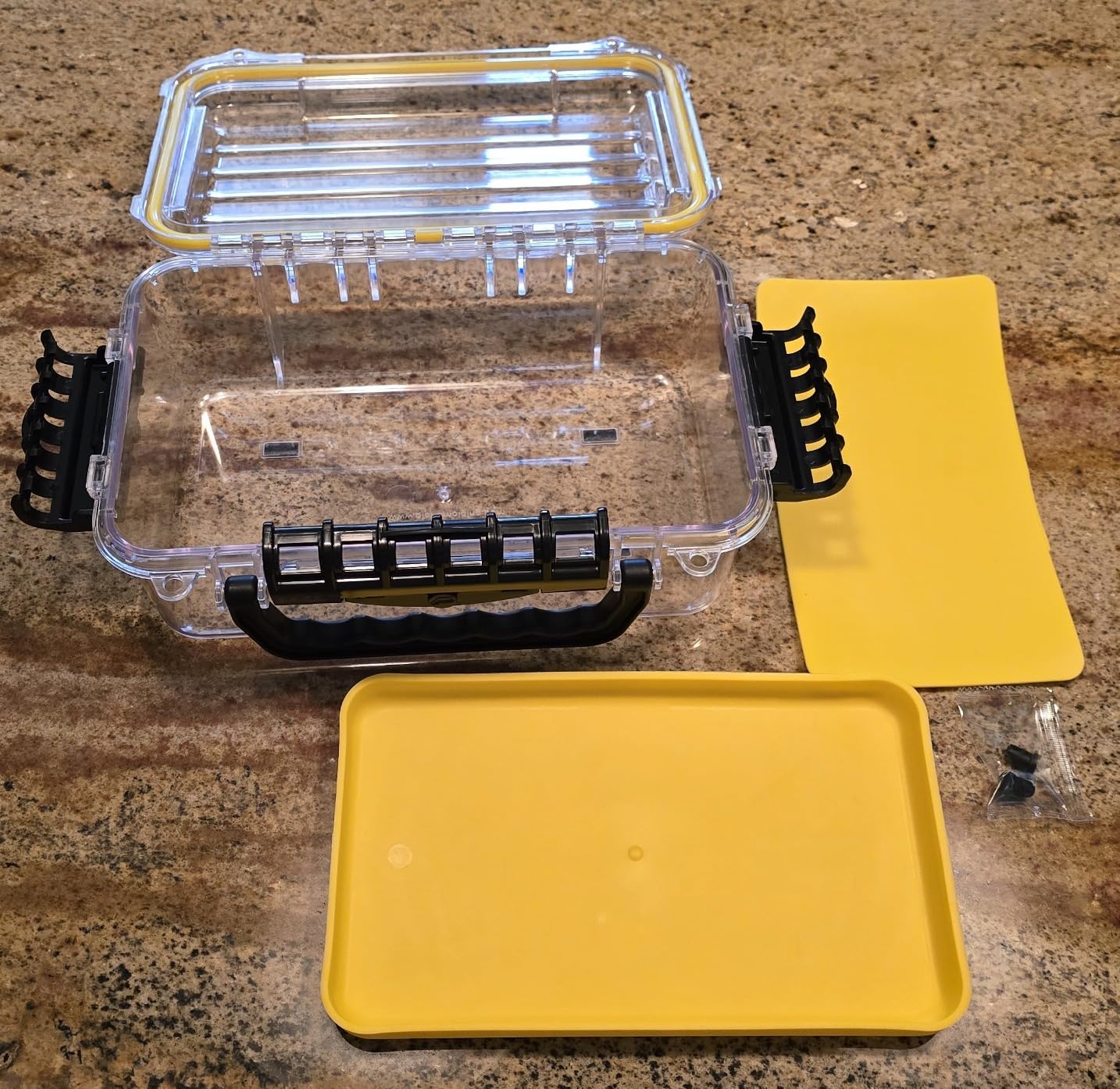 Plano Guide Series 3600 Field Box Waterproof Case, Medium, Waterproof Dry Box with Wrist Strap for Boat, Kayak, and Camping, Outdoor Gear Storage, 11