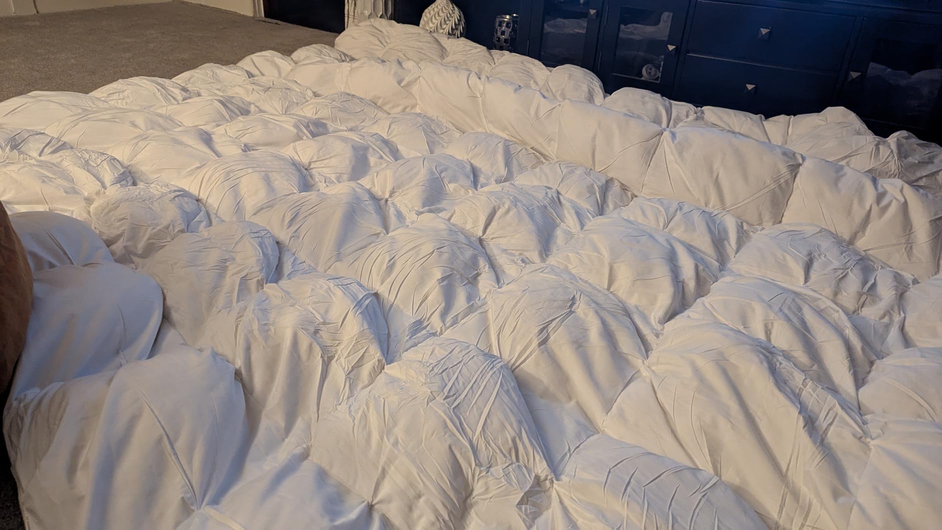 Luxurious All-Season Goose Down Fiber Waterfowl Feather Fiber Comforter King Size Duvet Insert, Exquisite Pinch Pleat Design, Premium Baffle Box, 100% Cotton Cover, 65 oz. Fill Weight, White Color customer photo 1