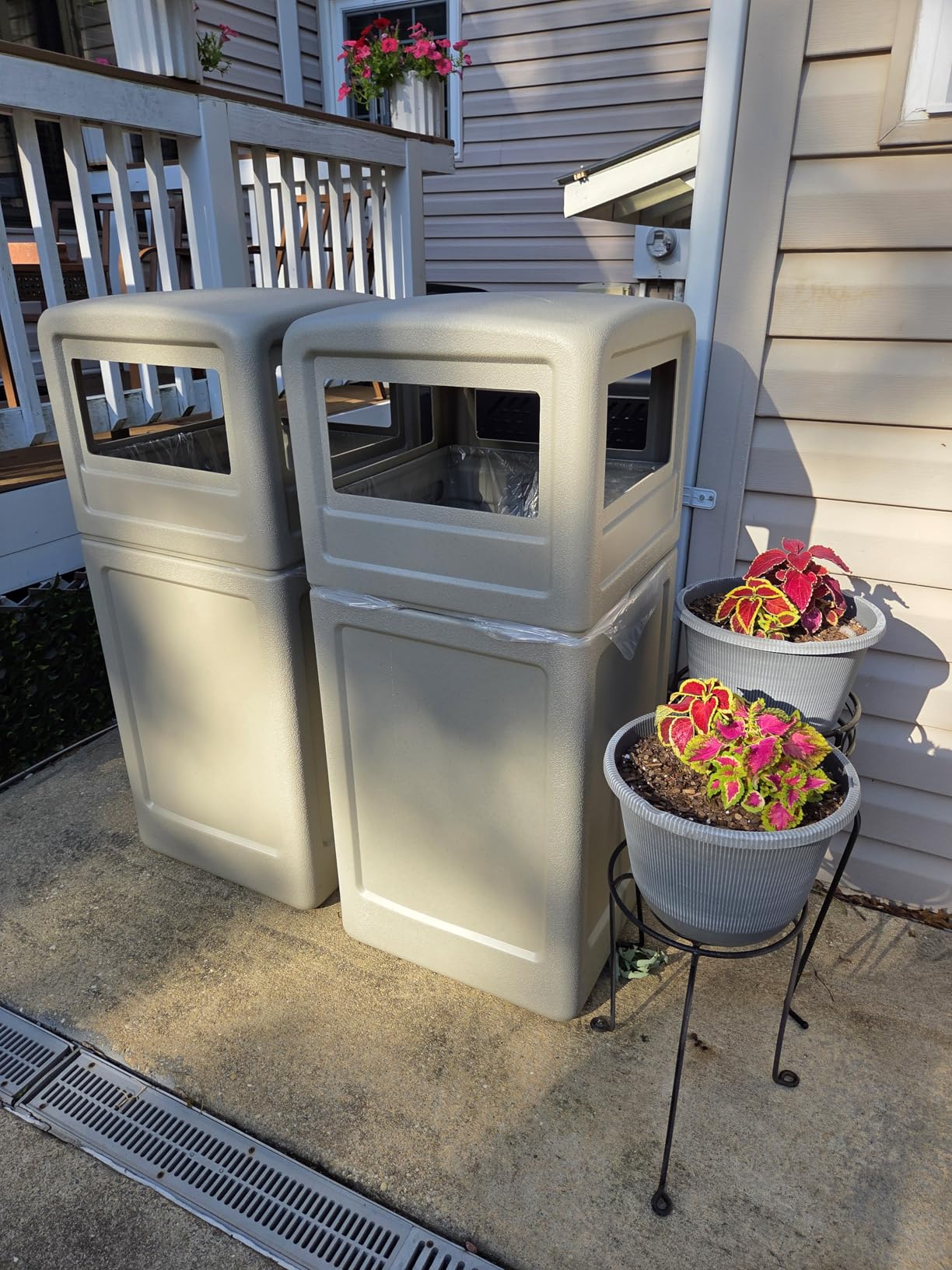 Commercial Zone-73290199 PolyTec 42 Gallon Square Waste Container with Dome Lid Color: Black customer photo 1