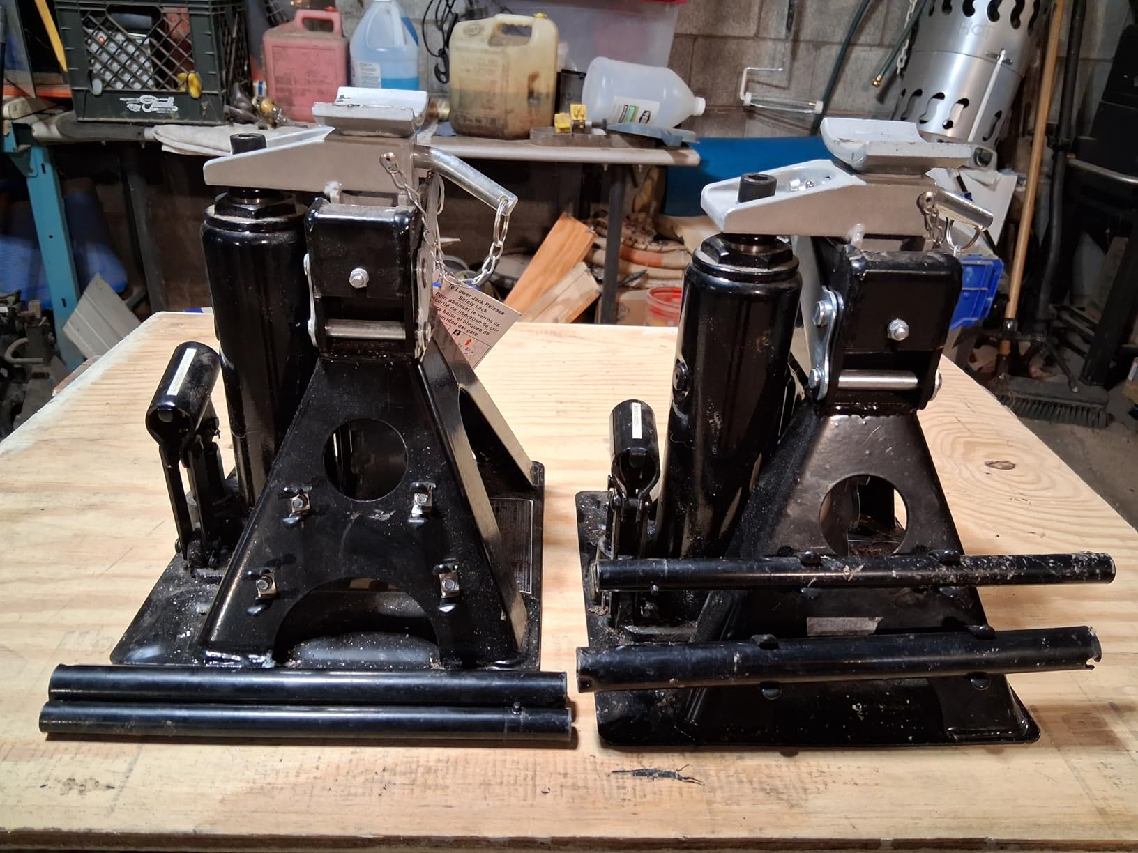 POWERBUILT 3 Ton All-in-One Hydraulic Bottle Jack and Jackstand in One, Compact, Wide Base, 11-21 Inch Range, Eliminates Jackstands, for Trucks, SUVs, RVs, Trailers, ASME, Not for Sedans - 640912 customer photo 1