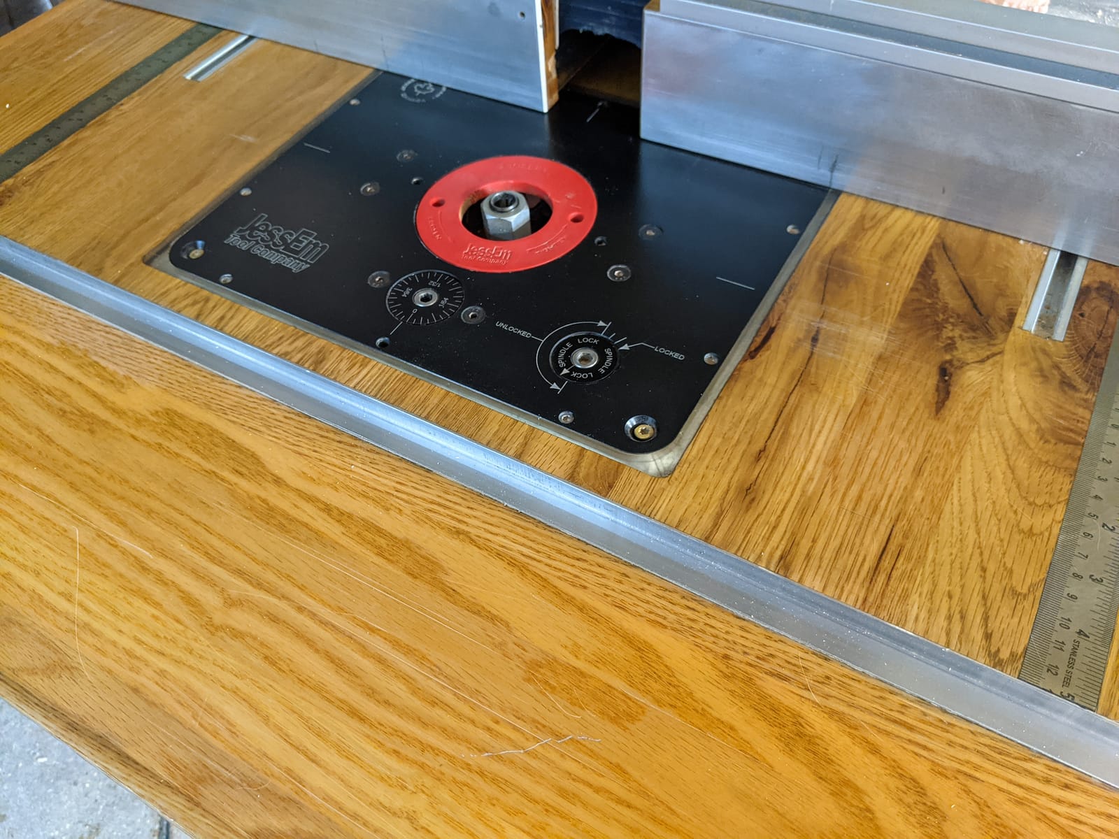 JessEm Master Lift II 02120 Router Lift, 9-1/4-Inch by 11-3/4-Inch, Black/Red customer photo 2