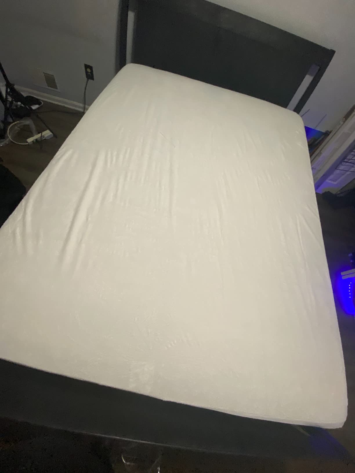 SafeRest Zippered Mattress Protector - Premium 9-12 Inch Waterproof Mattress Cover for Bed customer photo 1