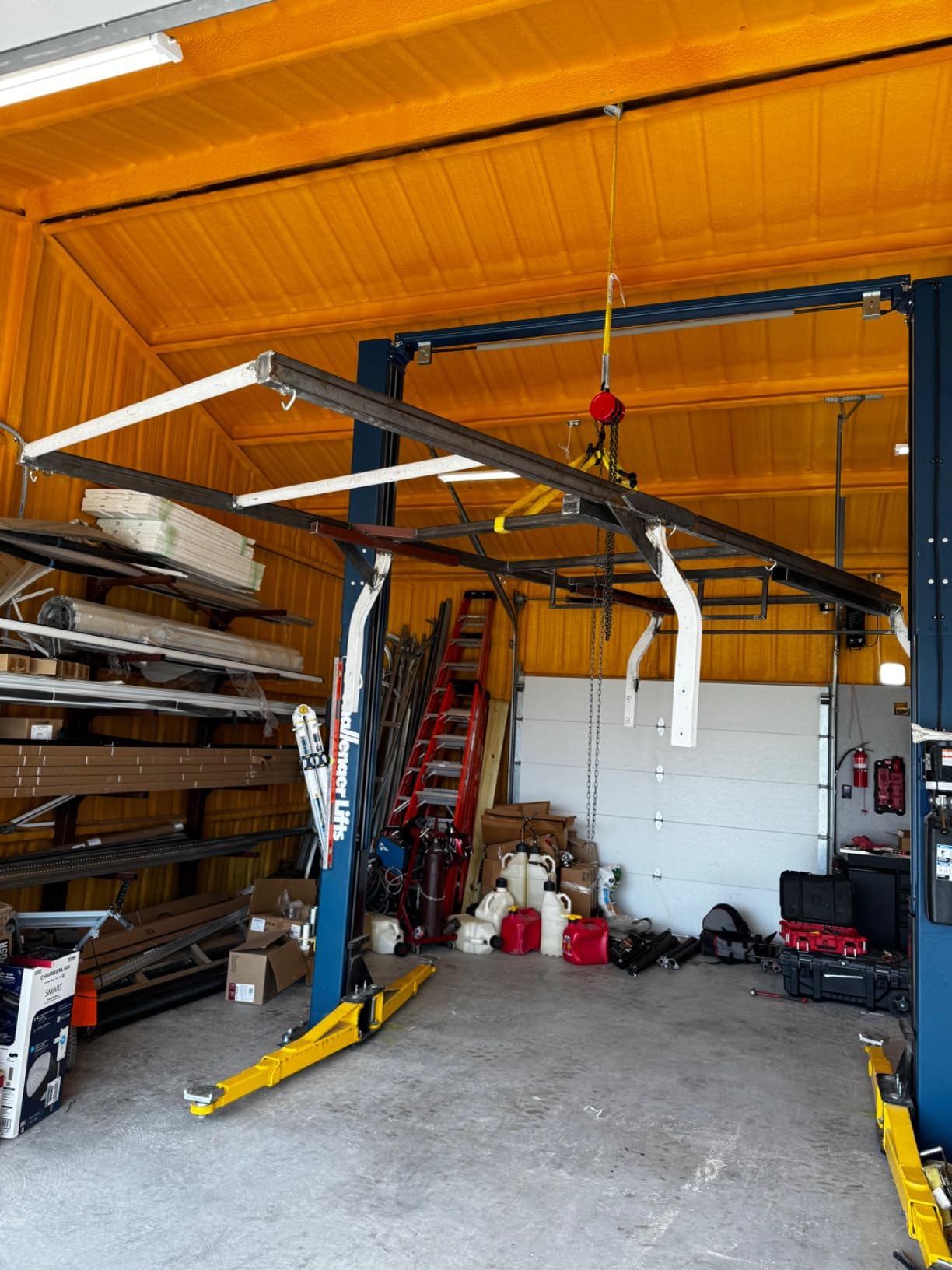 Big RED Hand Chain Hoist: 2 Heavy Duty Hooks, 8ft/2.5m Chain Length for Warehouse Building and Automotive Machinery, 1 Ton (2000 Lbs.) Capacity, Red customer photo 1