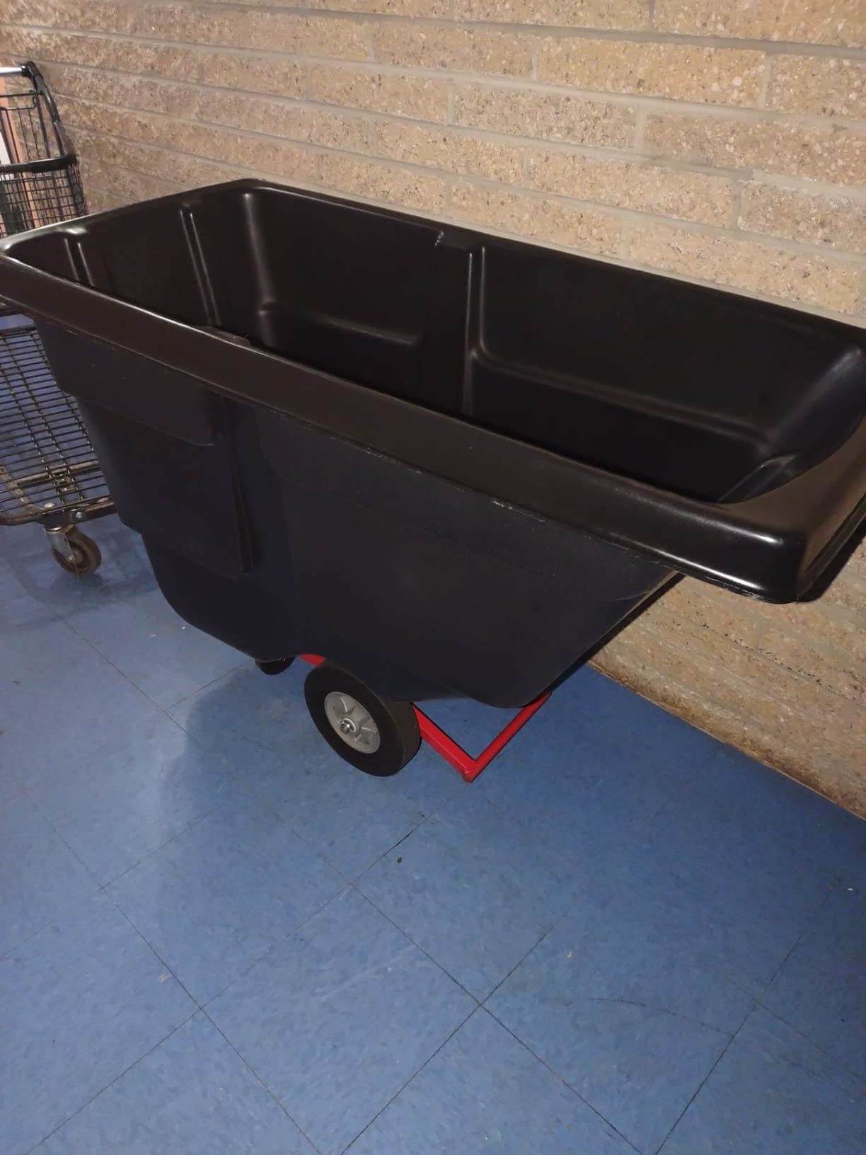 Rubbermaid Commercial Products Tilt Dump Truck/Trash Cart/Garbage Collection/Recycling, 1/2 Cubic Yard, Waste Collection, 1250 lbs capacity, Black, for Office/Warehouse/Facility Management customer photo 2