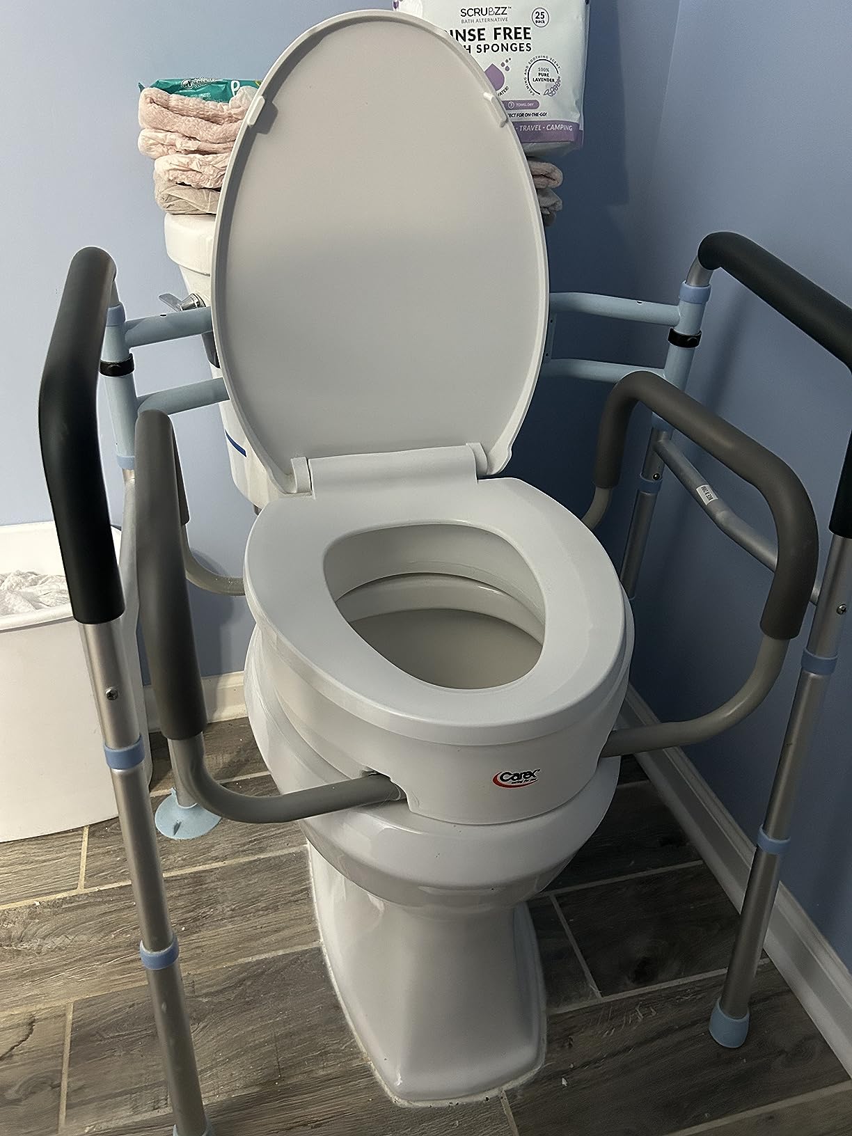 Carex 3.5 Inch Raised Toilet Seat with Arms, Round Toilet Seat Riser, 300 lbs Capacity, Elevating and Raising Seat for Elderly and Handicap, Universal, Slip-Resistant with Padded Handles, White customer photo 2