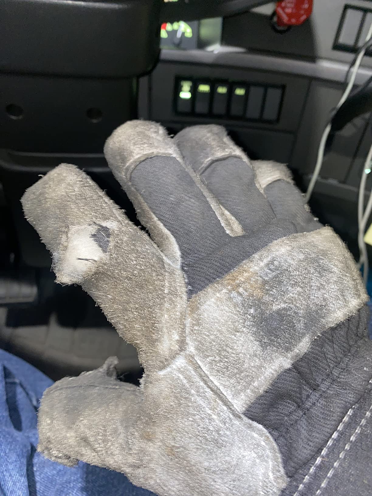 Wells Lamont Men's Heavy Duty Leather Palm Winter Work Gloves with Safety Cuff customer photo 1