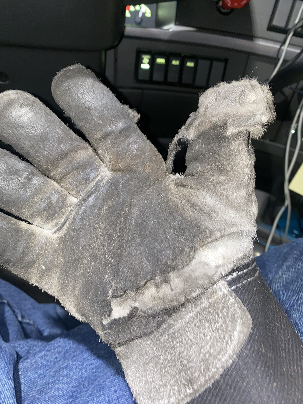 Wells Lamont Men's Heavy Duty Leather Palm Winter Work Gloves with Safety Cuff customer photo 2