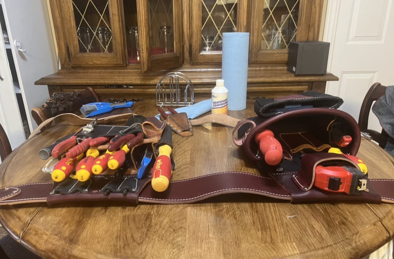 Occidental Leather Electrician’s Tool Case - Right Hand - 25 Pockets & Tool Holders - Made in USA customer photo 1