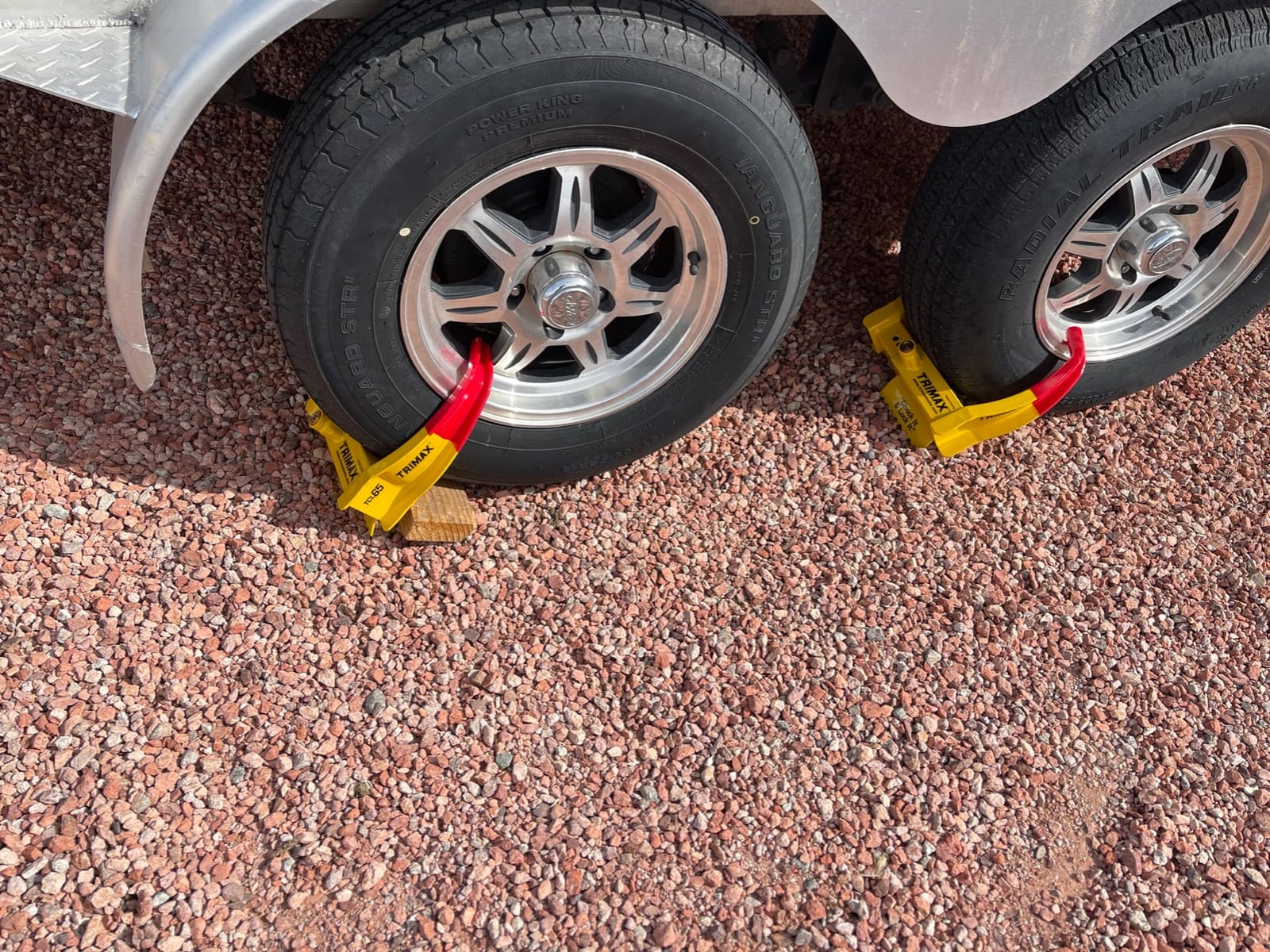TRIMAX TCL265 Wheel Chock Lock, Pack of 2 customer photo 2