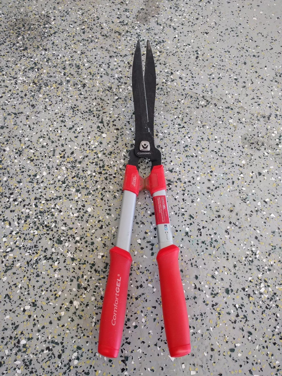 Corona HS3244 Comfortgel Hedge Shear, 9