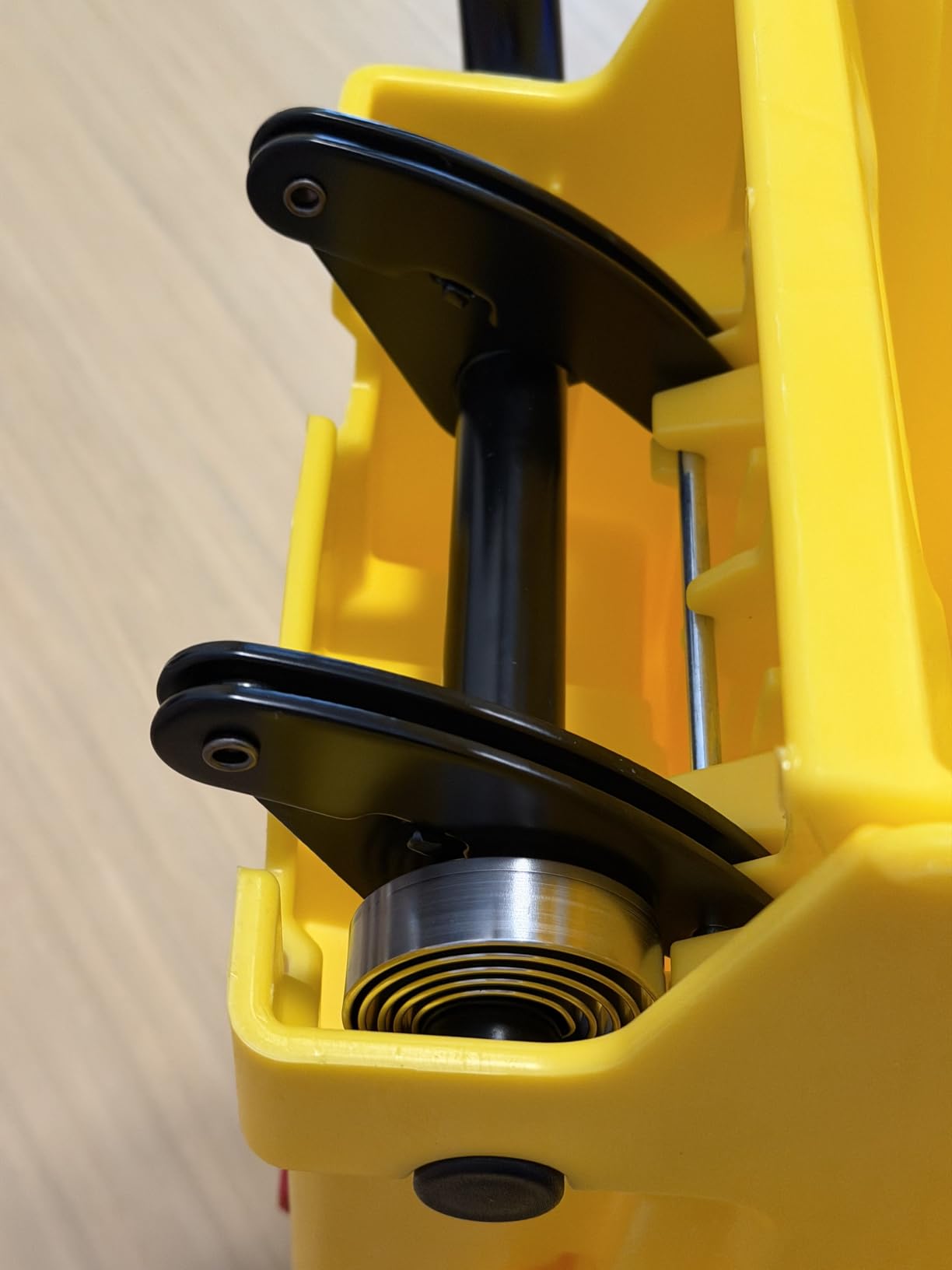 Rubbermaid Commercial Products WaveBrake 26 Qt. Side-Press Mop Bucket and Wringer Combo on Wheels, Yellow, for Professional/Industrial/Business Heavy-Duty Floor Cleaning/Mopping customer photo 2