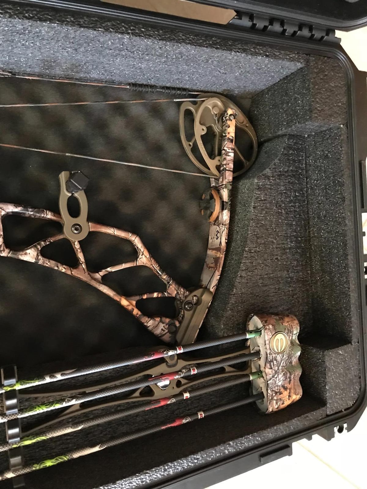 SKB Ultimate Watertight Double Bow Rifle Case, Black customer photo 2