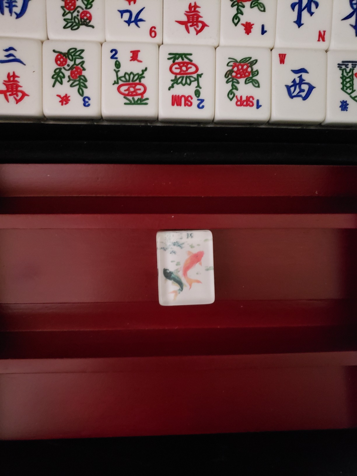Yellow Mountain Imports American Mahjong Set, Koi Fish with Wooden Case - Four Wooden Racks, Acrylic Pushers, Wright Patterson Scoring Coins, Dice, & Wind Indicator customer photo 2