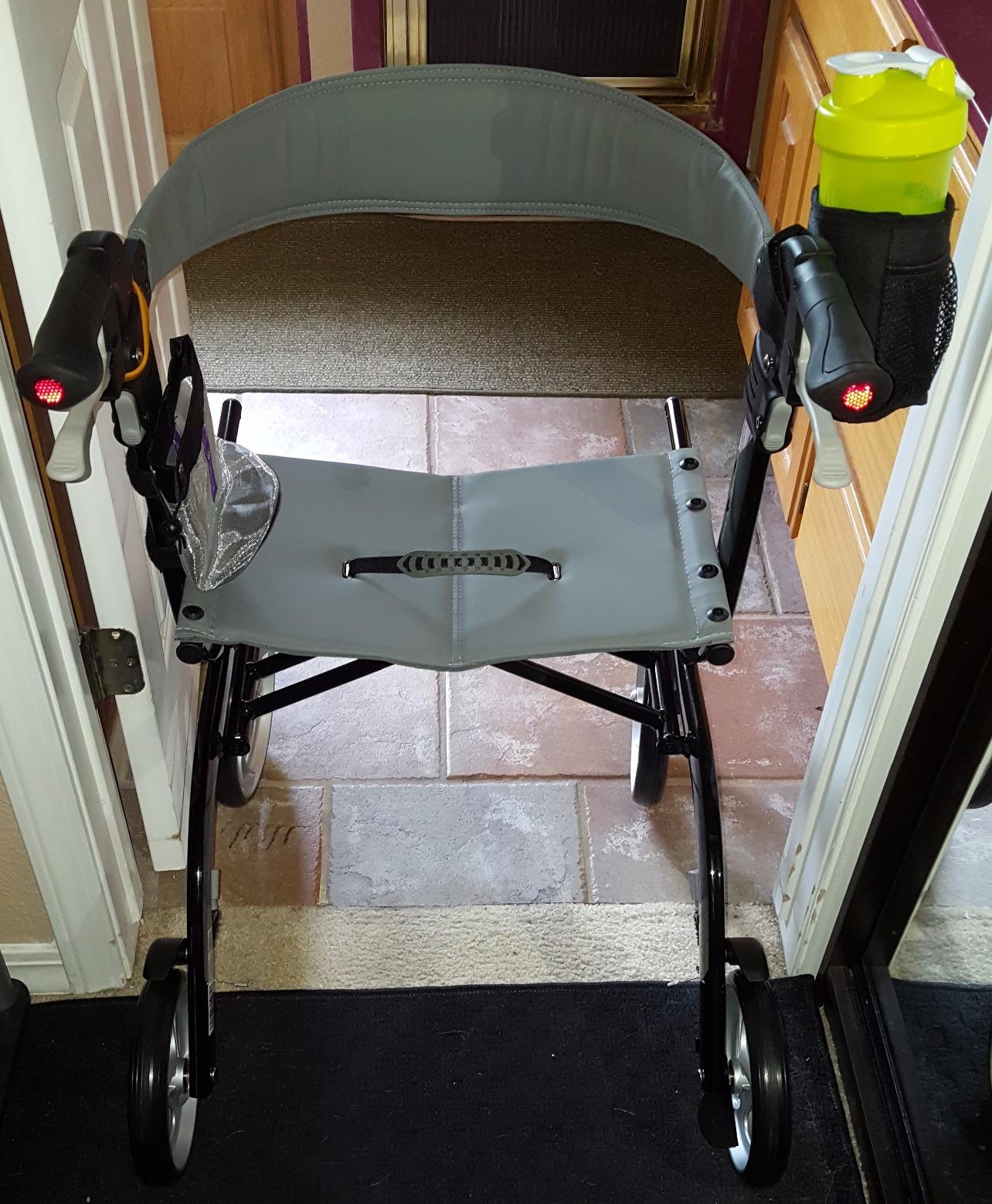 Drive Medical RTL10266BK Nitro Foldable Rollator Walker with Seat, Black customer photo 1