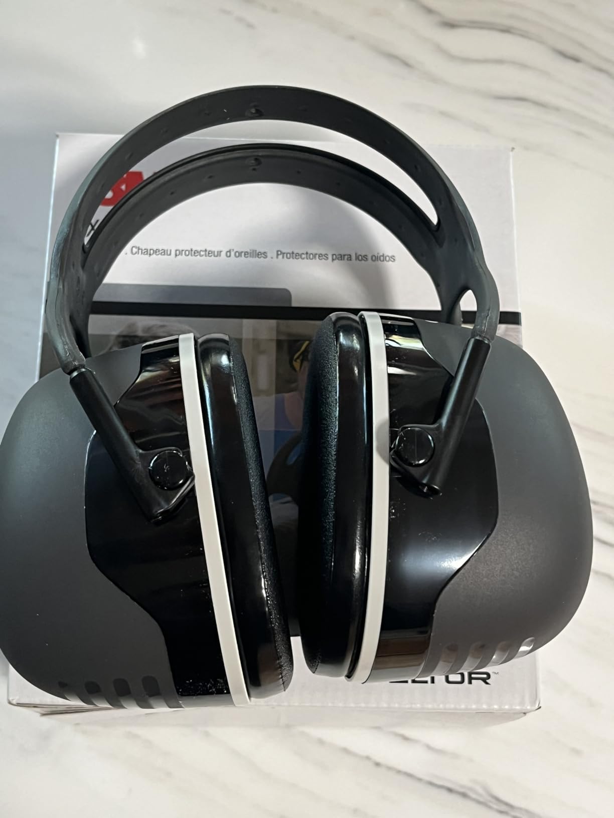3M PELTOR Ear Muff Hearing Protection, X5 Series, Noise Protection NRR 21 dB, Construction, Manufacturing, Automotive customer photo 2