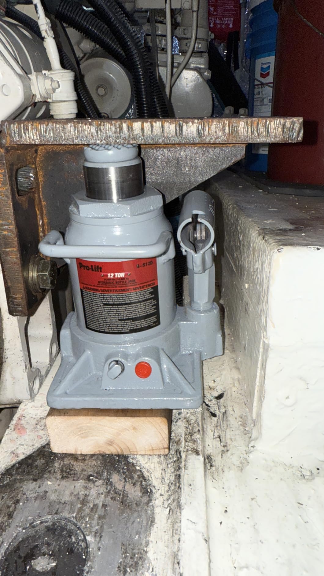 Pro-Lift B-S12D Grey Hydraulic Bottle Jack - 12 Ton Capacity customer photo 2
