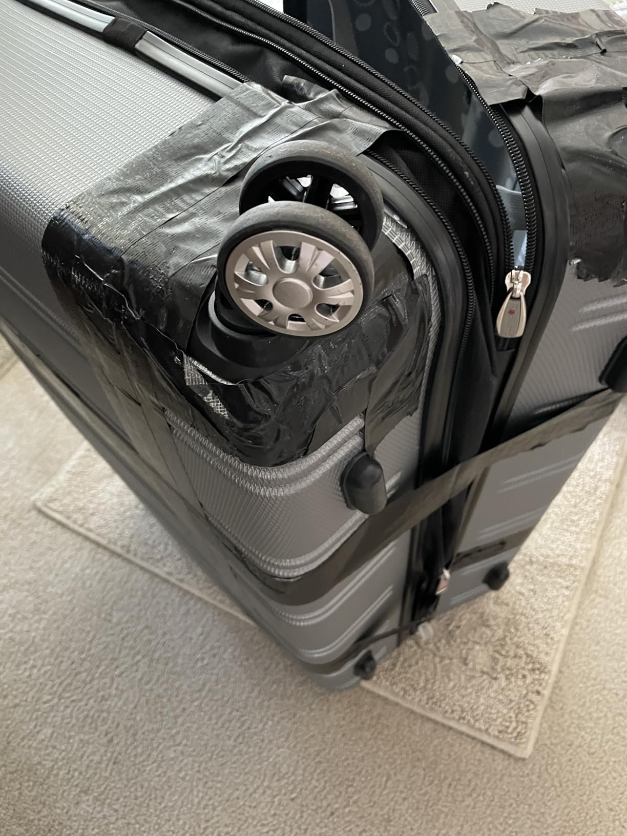 Rockland Melbourne Hardside 2 Piece Expandable Spinner Wheel Luggage Set, (20