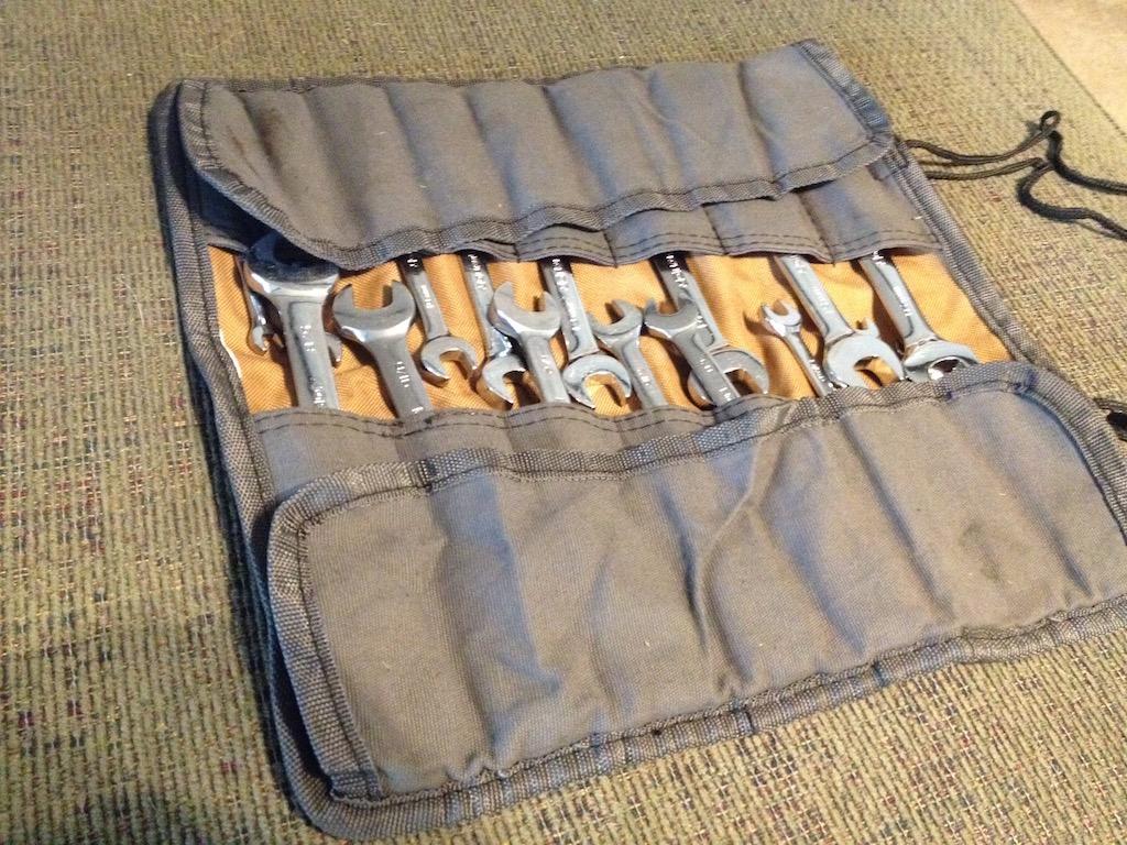 Dickies Large Wrench/Screwdriver Organizer Roll for Mechanics, 23 Tool Pockets, Durable Canvas Construction, 26 in. x 14.25 in. Unrolled, Black customer photo 1