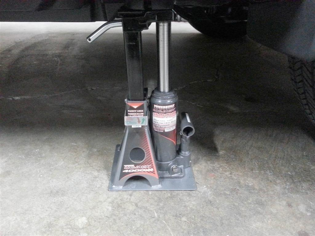 Powerbuilt 2 Ton UniJack Combination Hydraulic Bottle Jack / Jackstand in 1 Unit, Compact, Portable, Wide Base, for Unibody Sedans, CUVs, SUVs, Cars, - 620470 customer photo 2