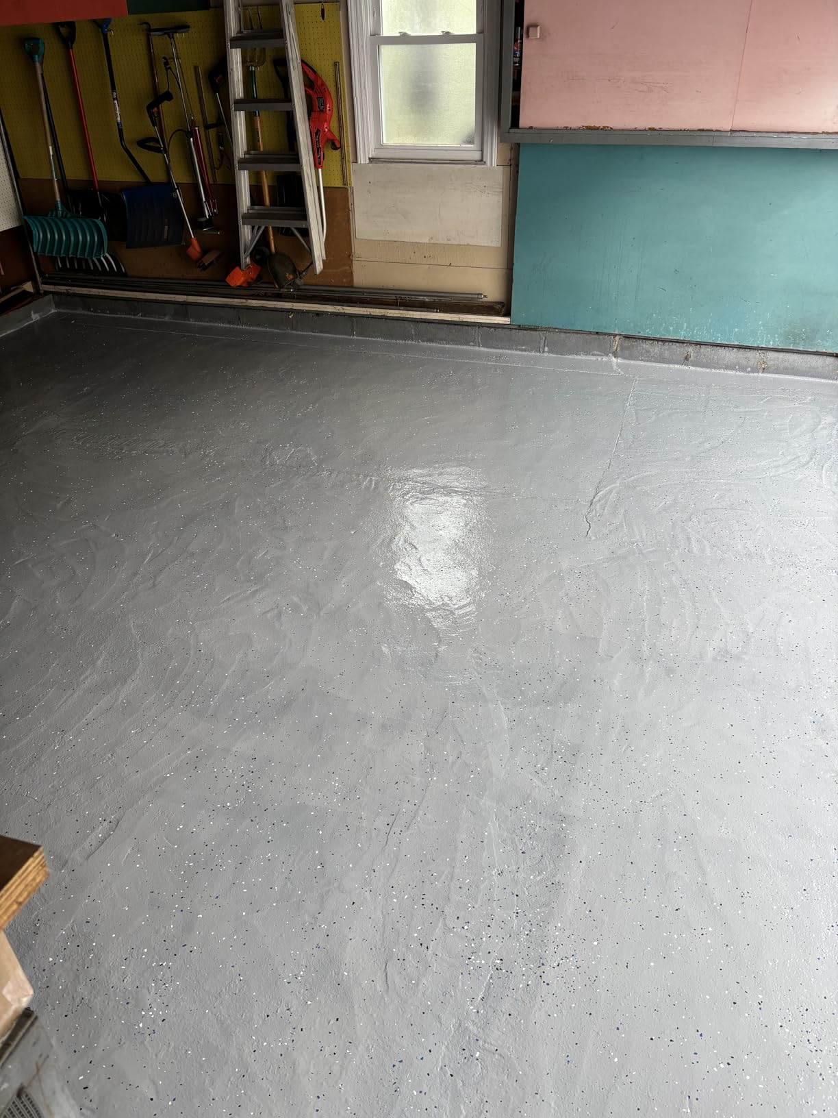 Rust-Oleum 251870 EPOXYSHIELD Garage Floor Coating Kit, 2.5 Car, Gloss Gray customer photo 2